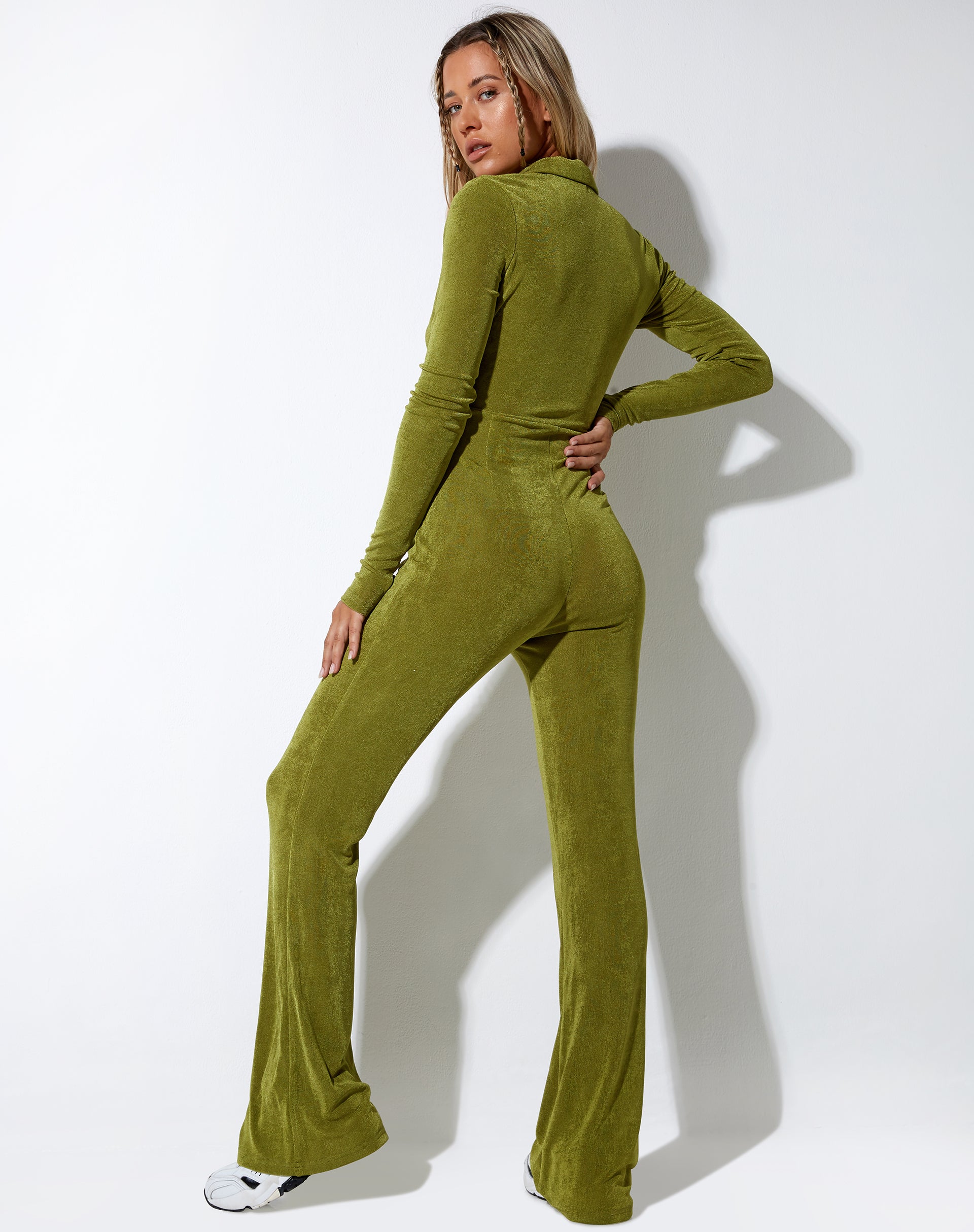 IMAGE OF Salish Jumpsuit aus Krepp-Limette