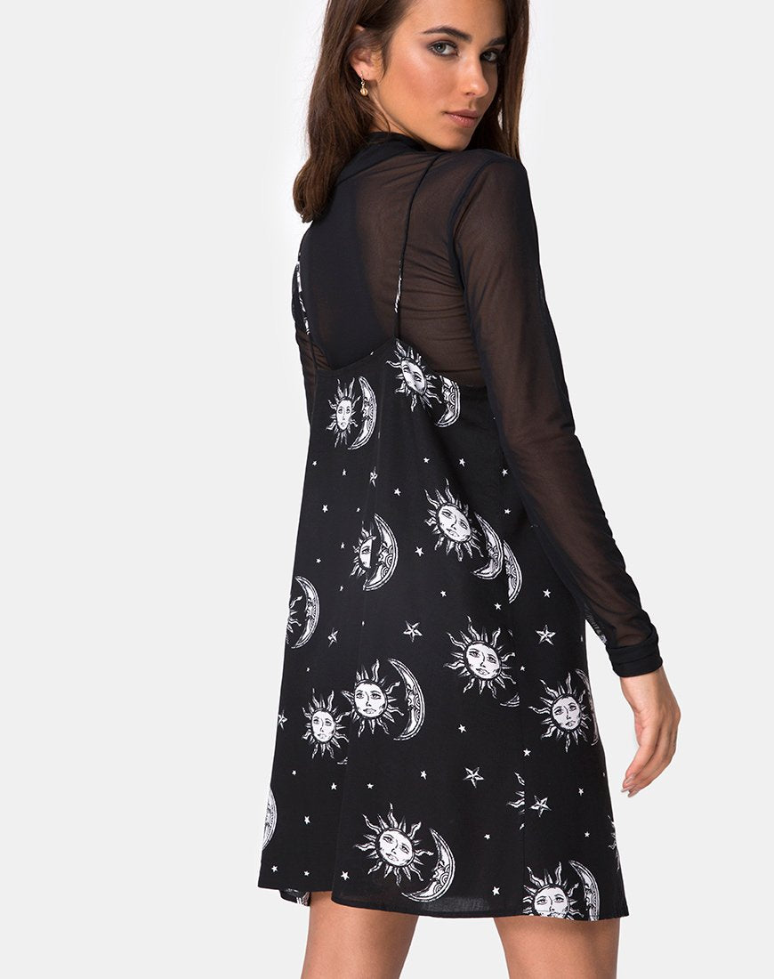 Sanna Slip Dress in Sonne Mond Sterne BW
