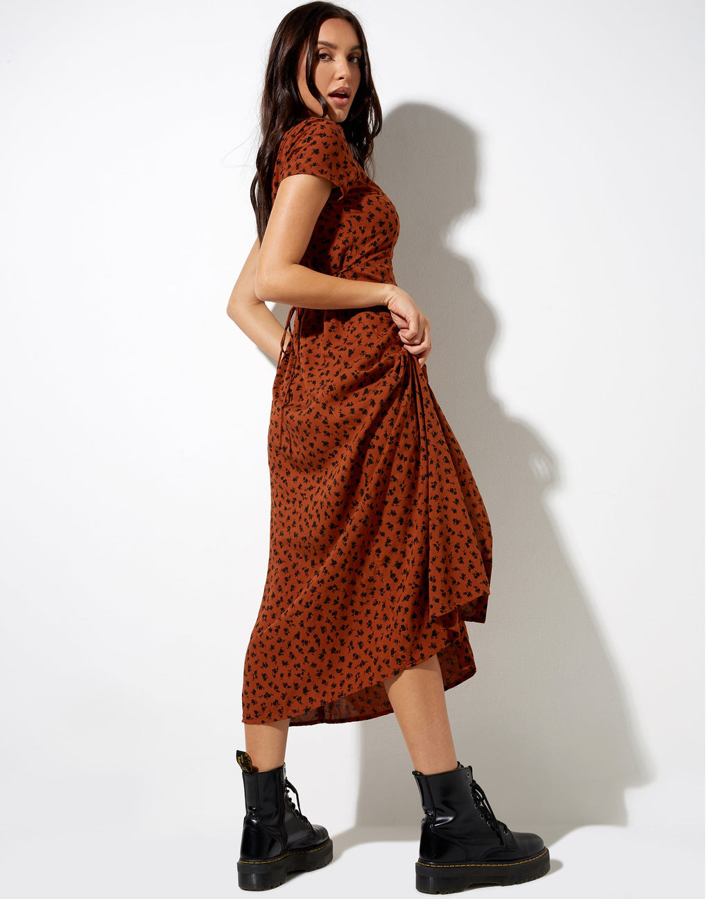 Sanrin Midikleid in zierlichem Daisy Bombay Brown