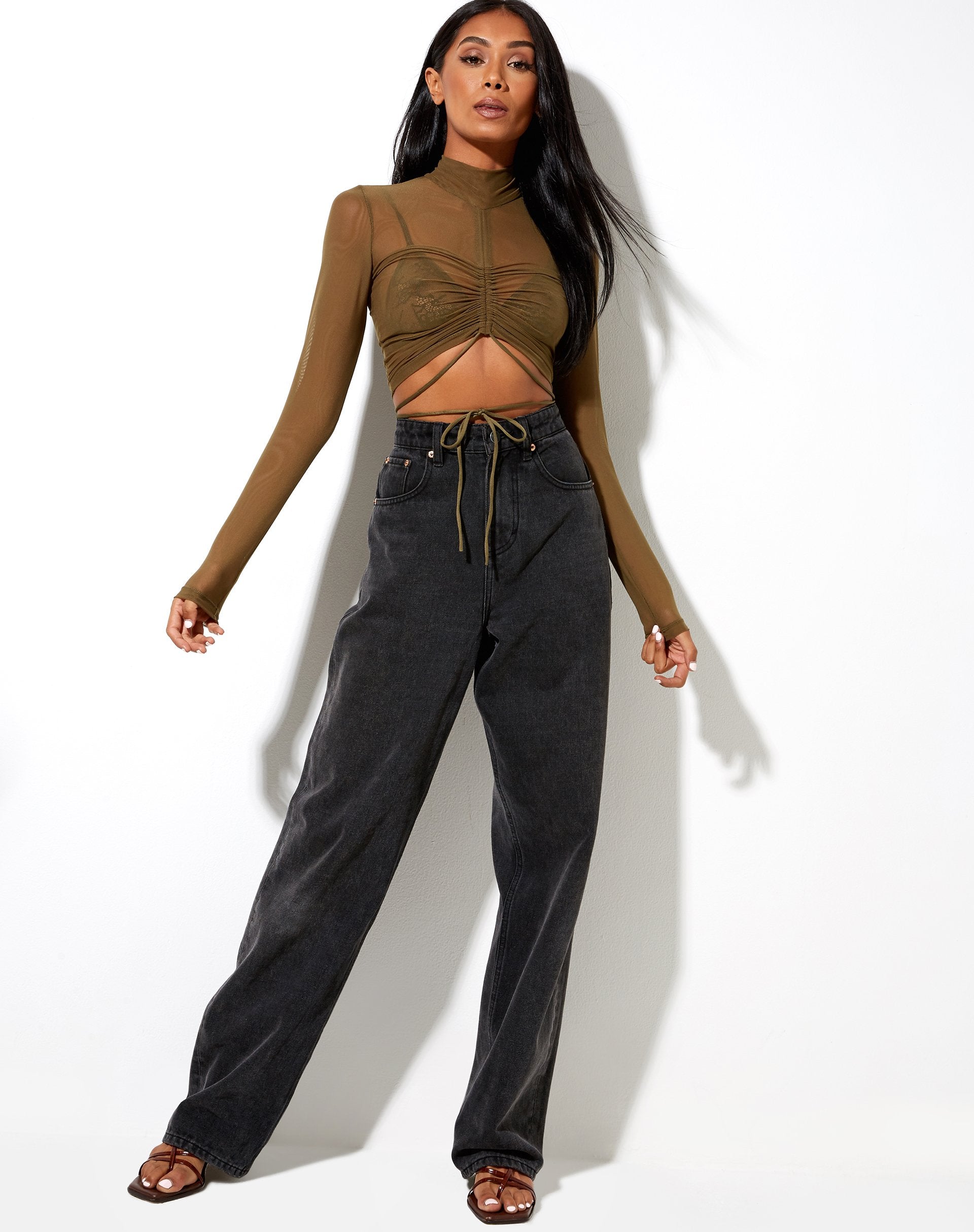 Image of Sauja Crop Top aus Mesh Khaki Grün