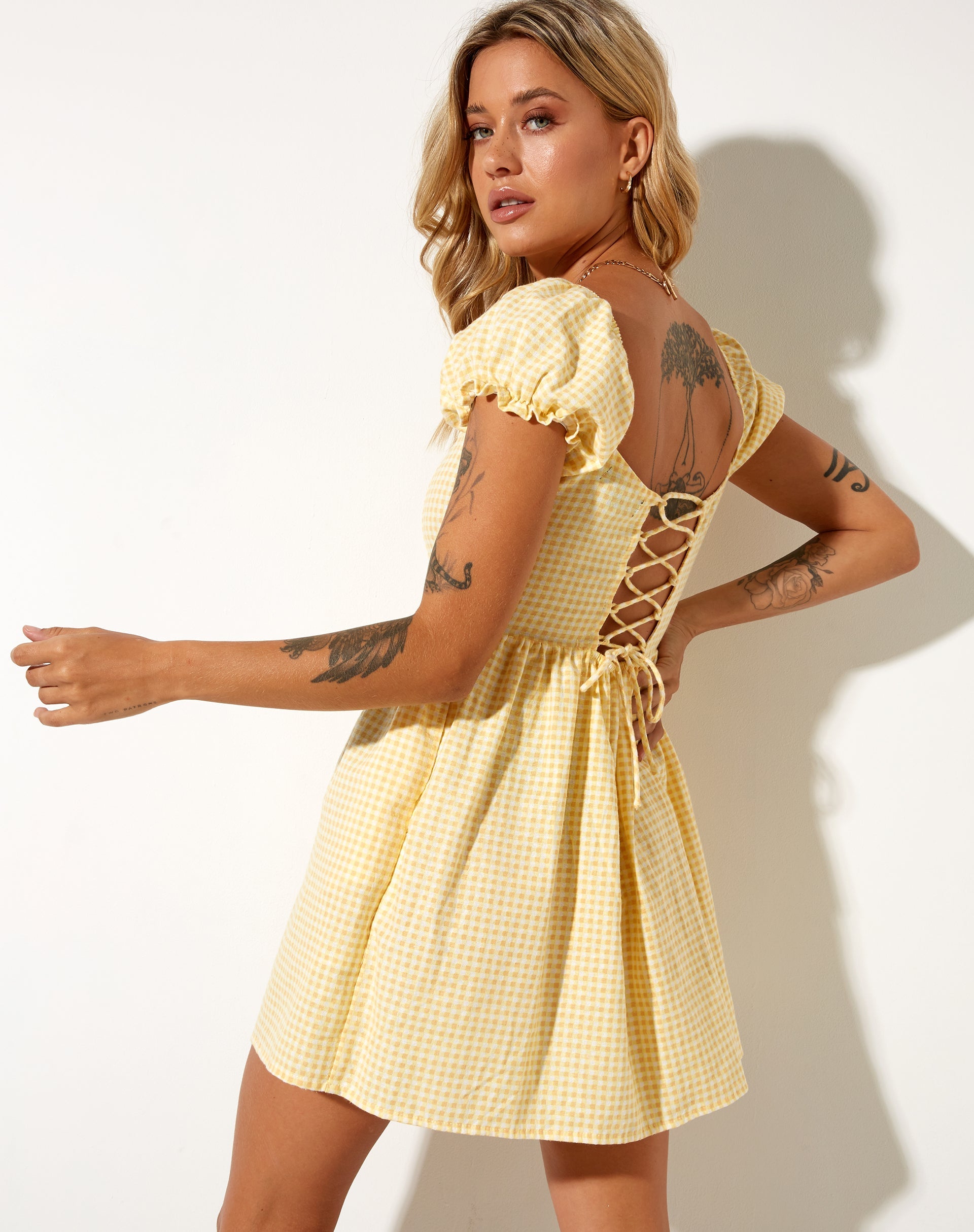 Image of Saunder Skaterkleid in Lemon Gingham Gelb