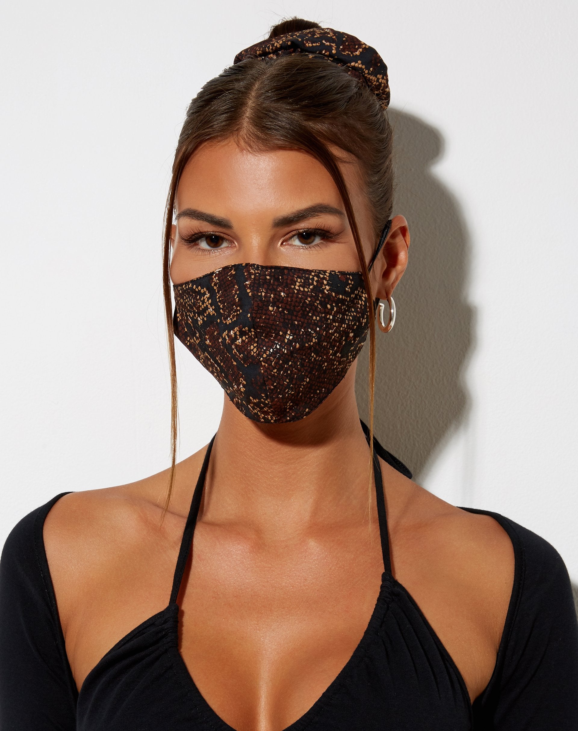 Image of Gesichtsmaske in Dunkel Boa Braun