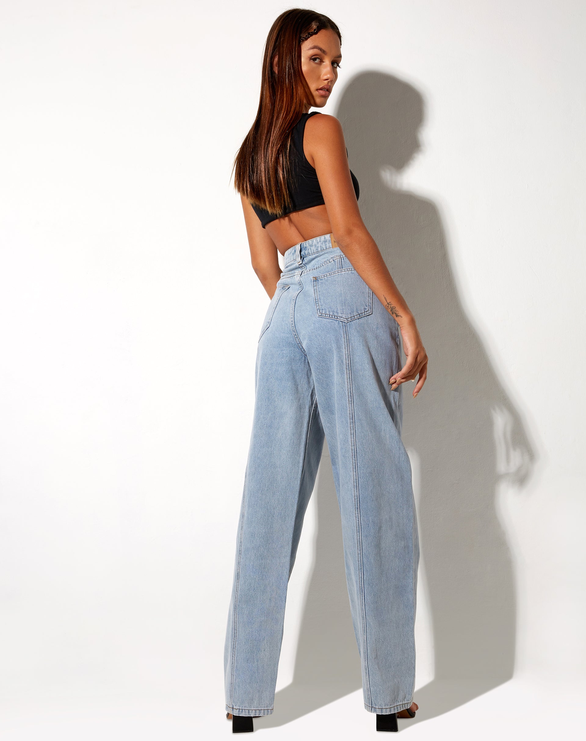 Bild von Seam Parallel Jeans in Light Wash Blue