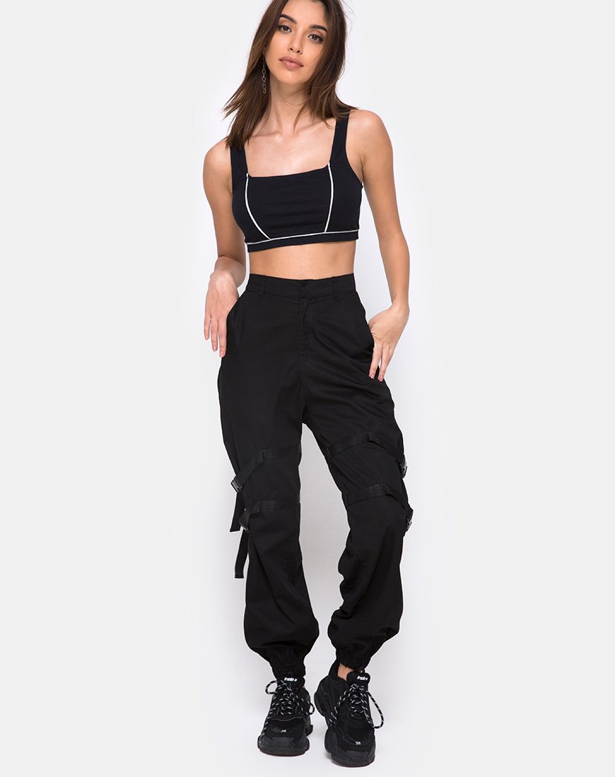 Bild von Shano Crop Top in Schwarz mit weißen Paspeln