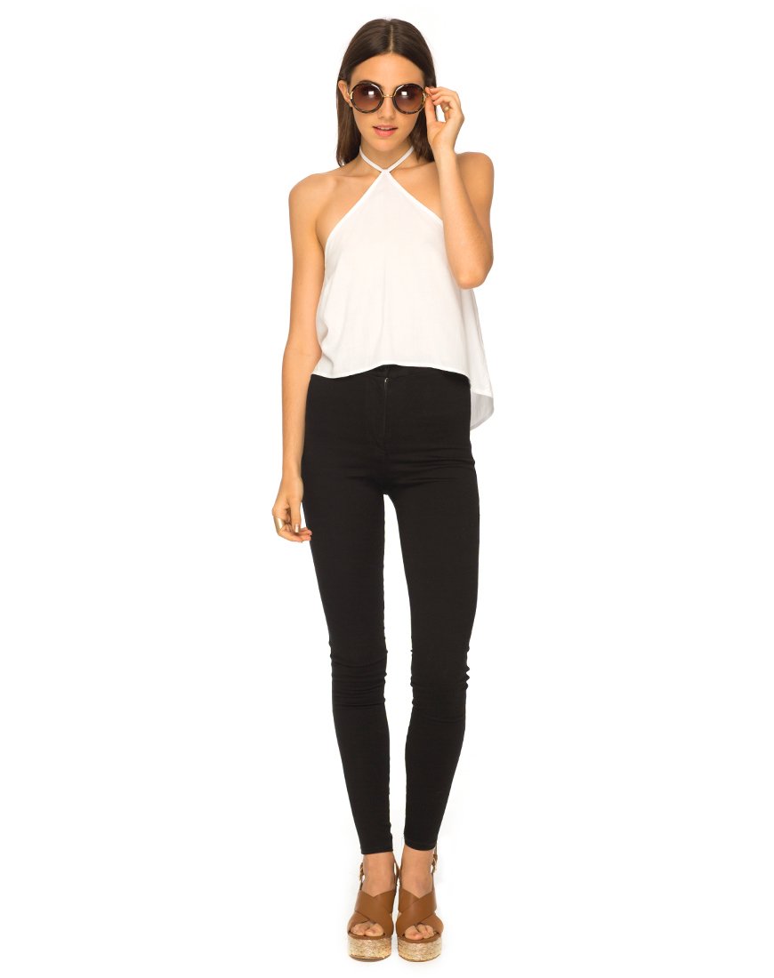 Shea Halter Swing Crop Top in Weiß
