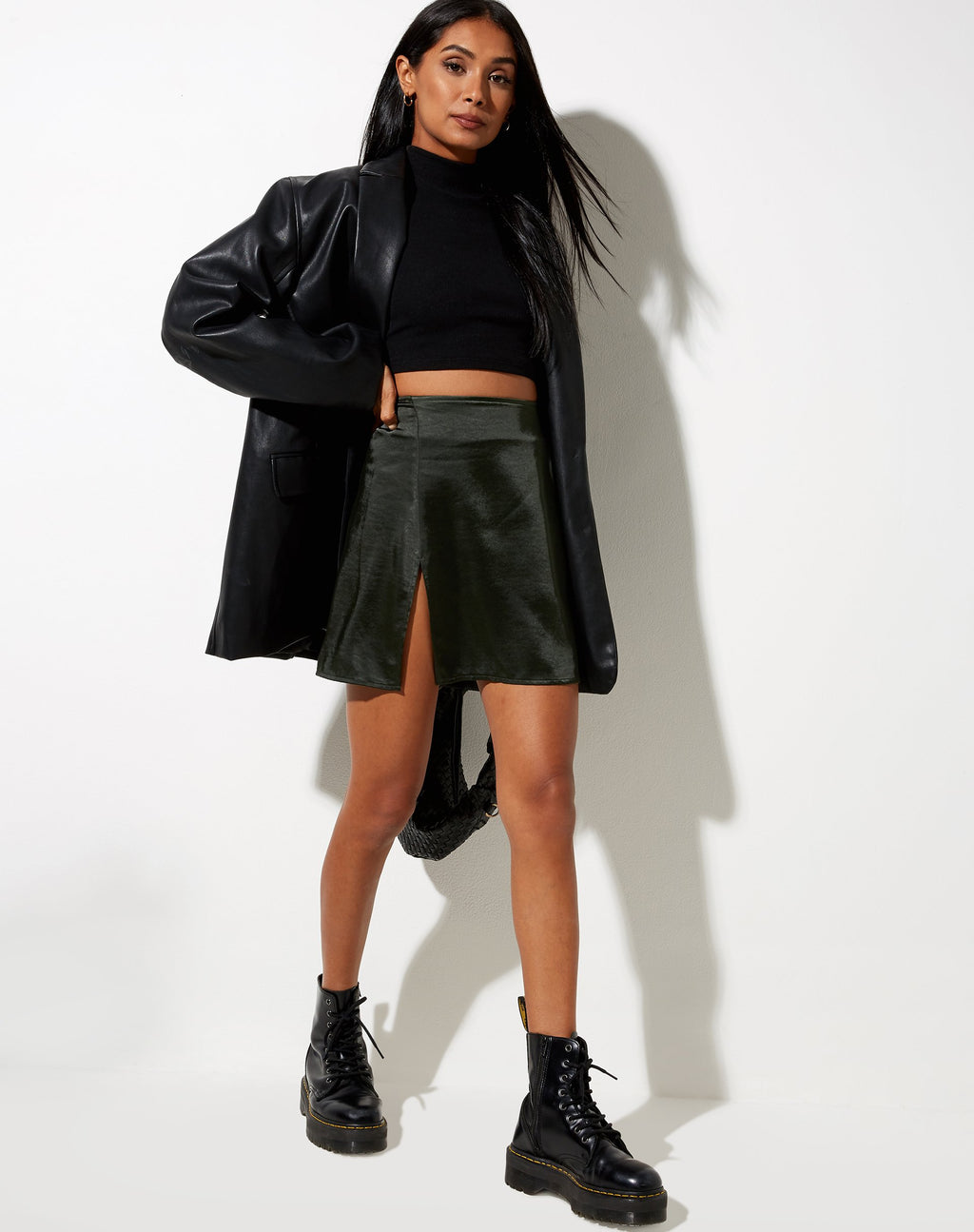 Shenka Minirock aus Satin Dunkel-Khaki