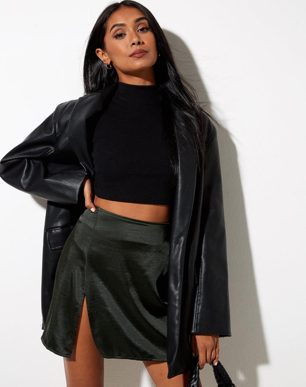 Shenka Minirock aus Satin Dunkel-Khaki