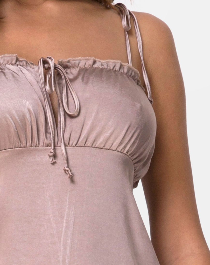 Image of Shilia Kleid in Satin Nerz