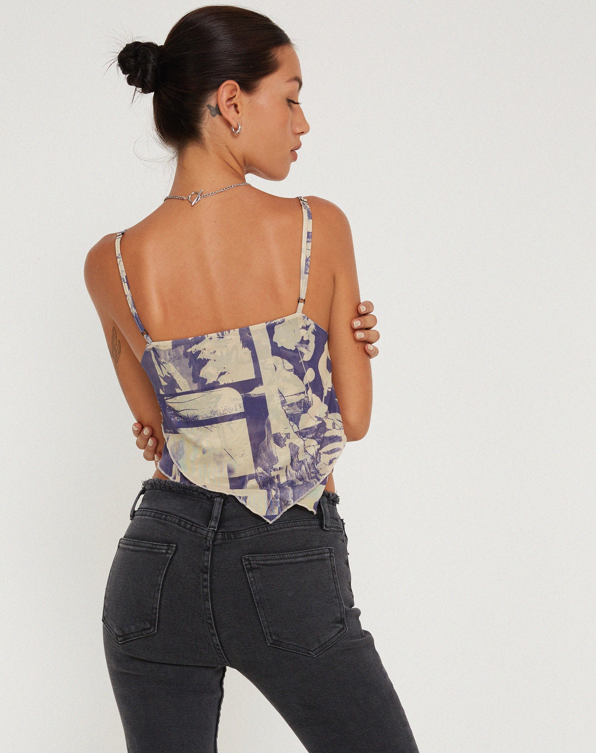 Bild von Shindu Mesh Vest Top in Collage Floral Shadow Purple