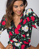 Bild von Shon Wrap Top in Polka Rose Schwarz