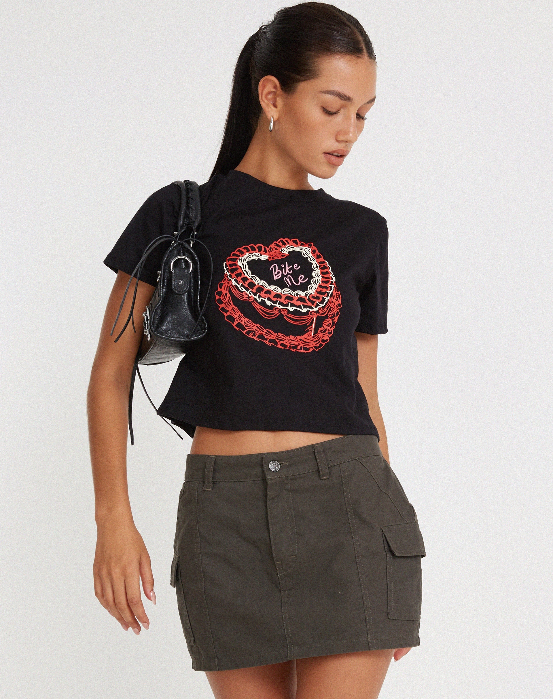 Shrunk Tee in Schwarz Bite Me