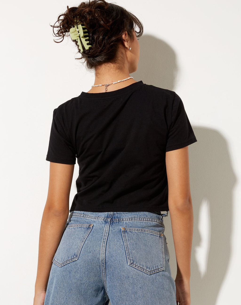 Shrunk Tee in Schwarz I Need Space