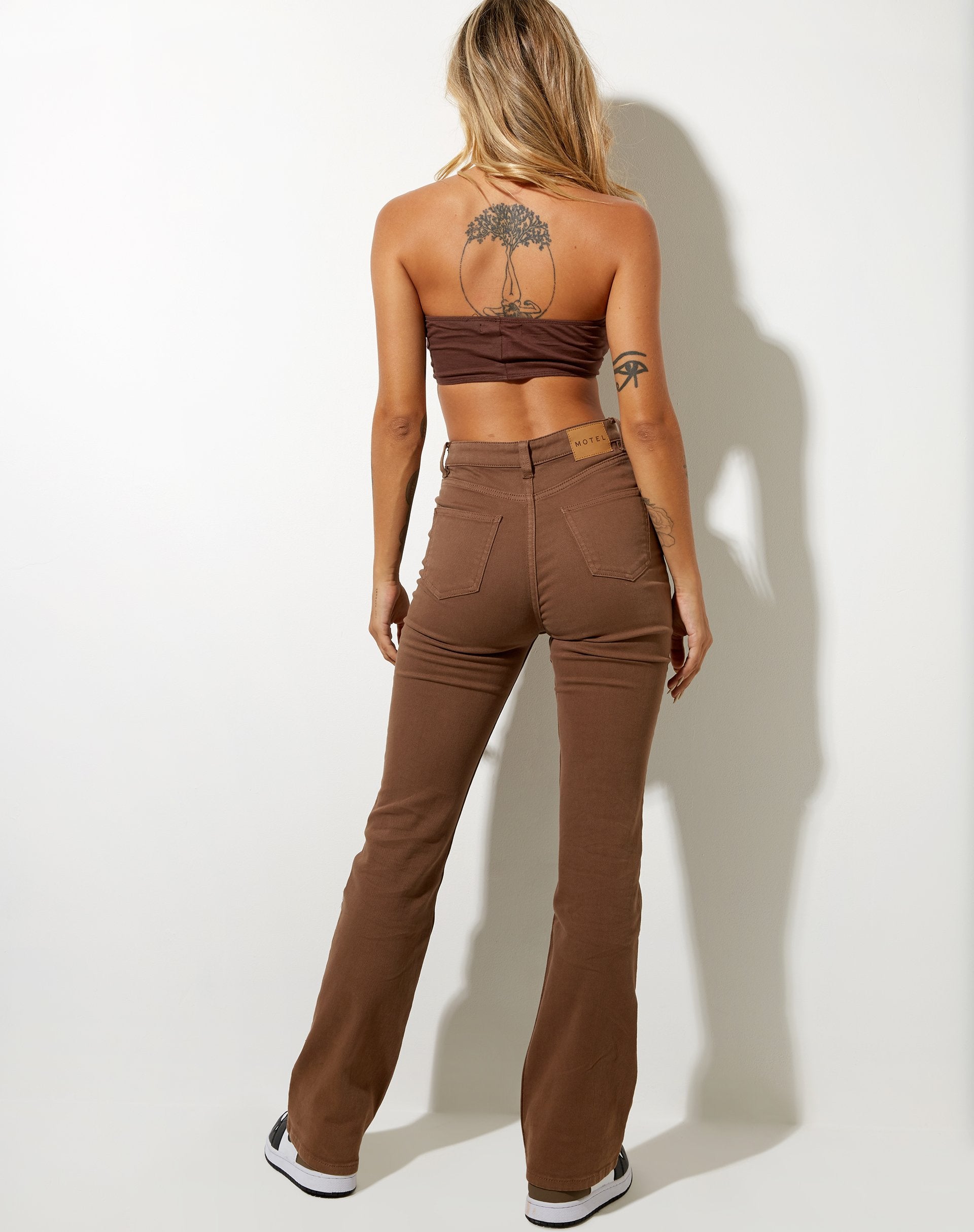Bild von Shuji Crop Top aus Lycra Deep Mahogany