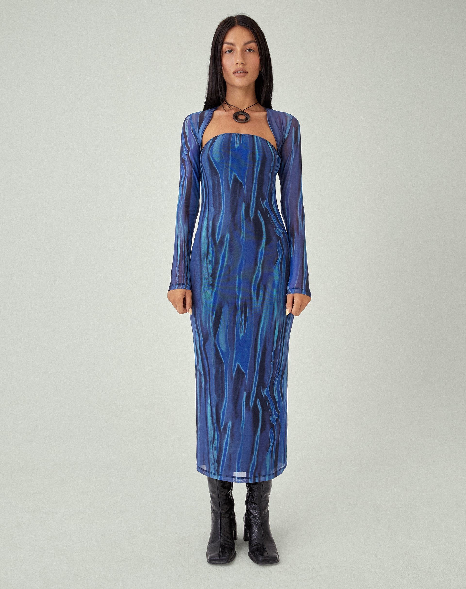 Bild von MOTEL X JACQUIE Shuro Maxikleid in Colour Bleed Blau
