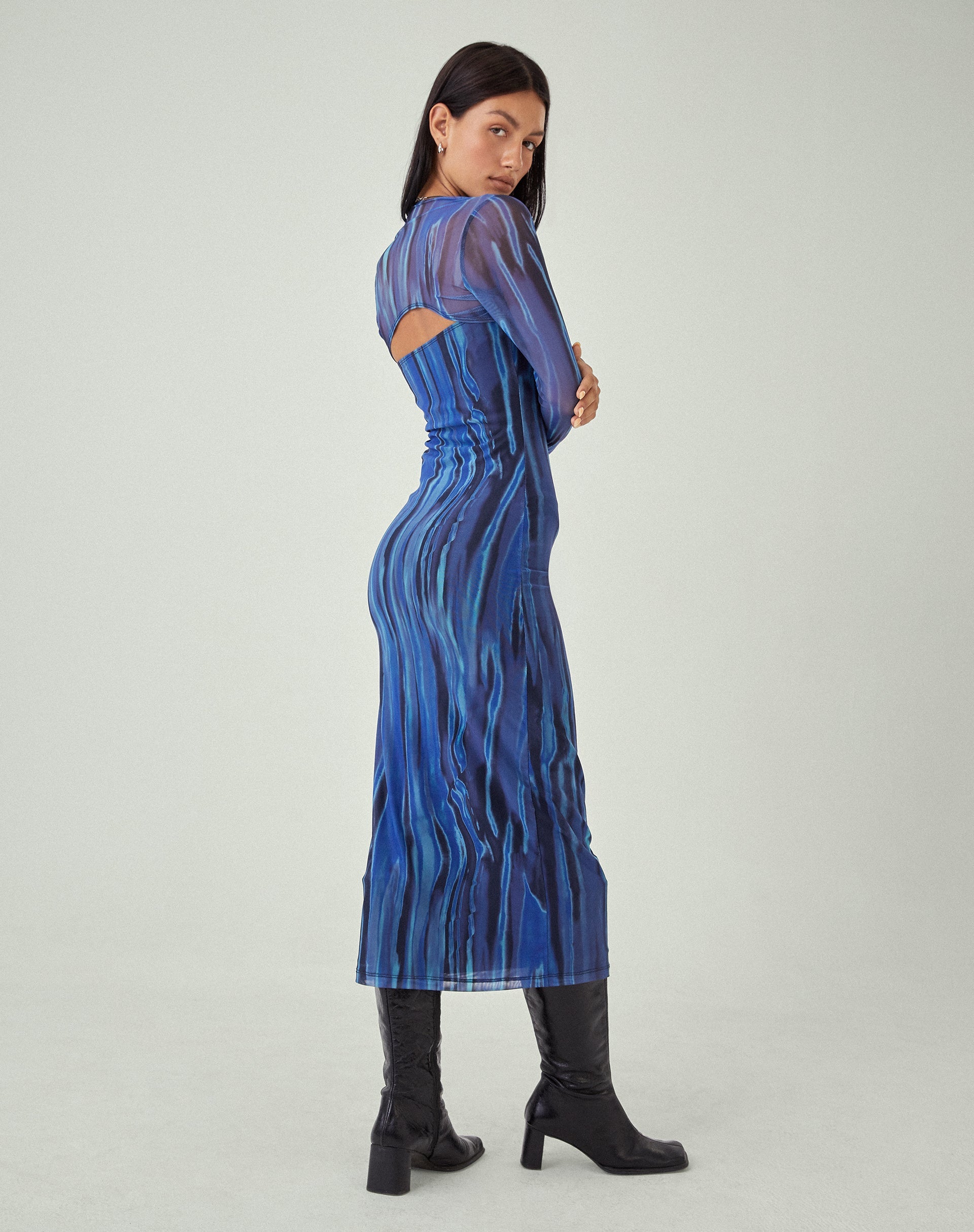 Bild von MOTEL X JACQUIE Shuro Maxikleid in Colour Bleed Blau