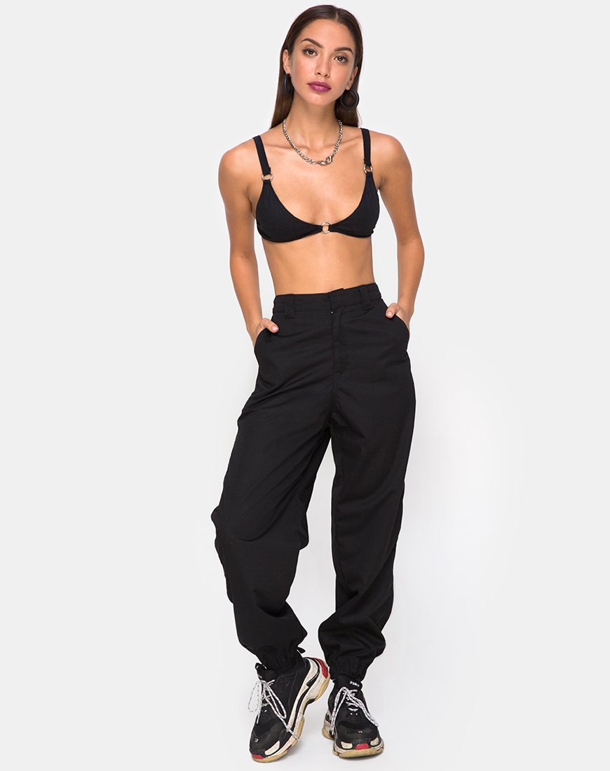 Image von Soja Bralet in Schwarz