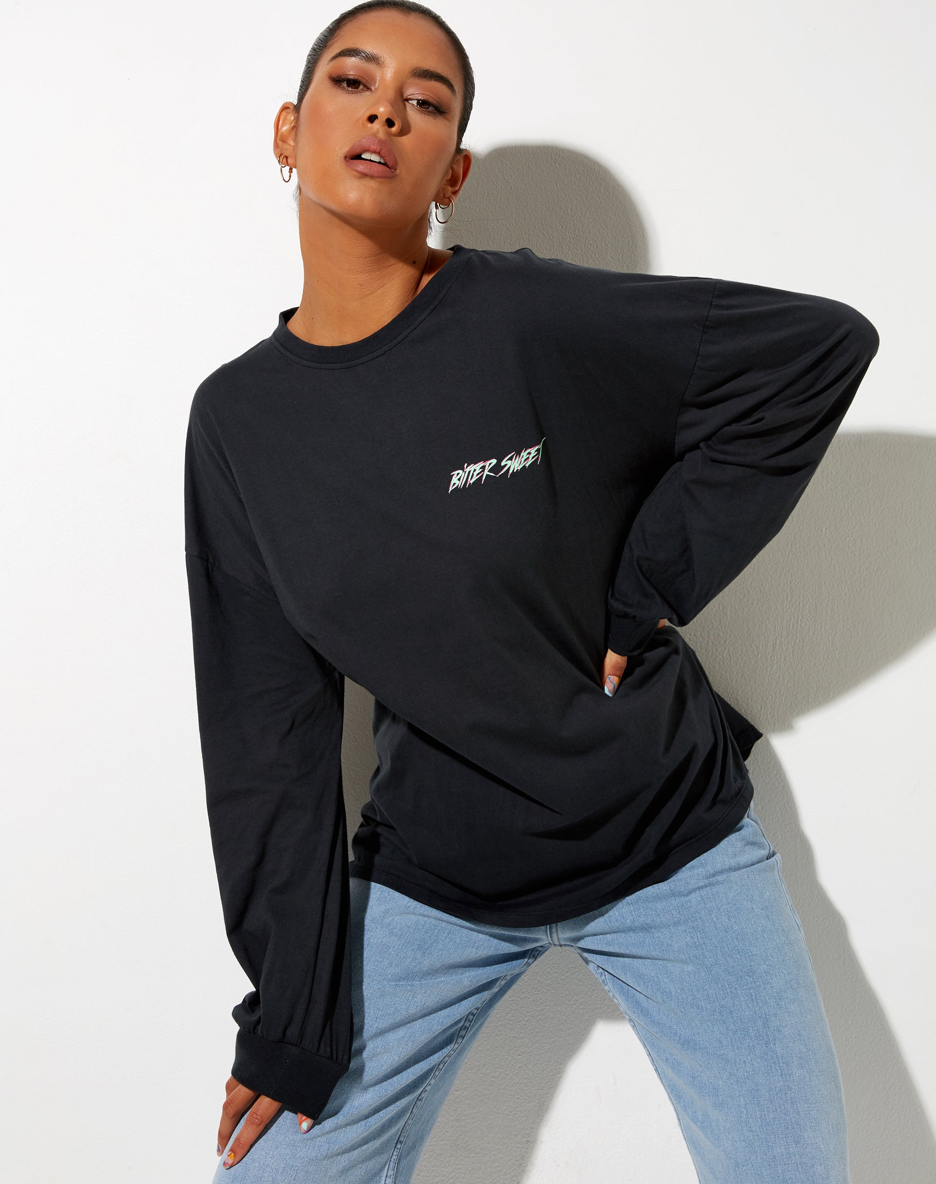 Bild von Soph Tee in Vintage Schwarz Bittersweet
