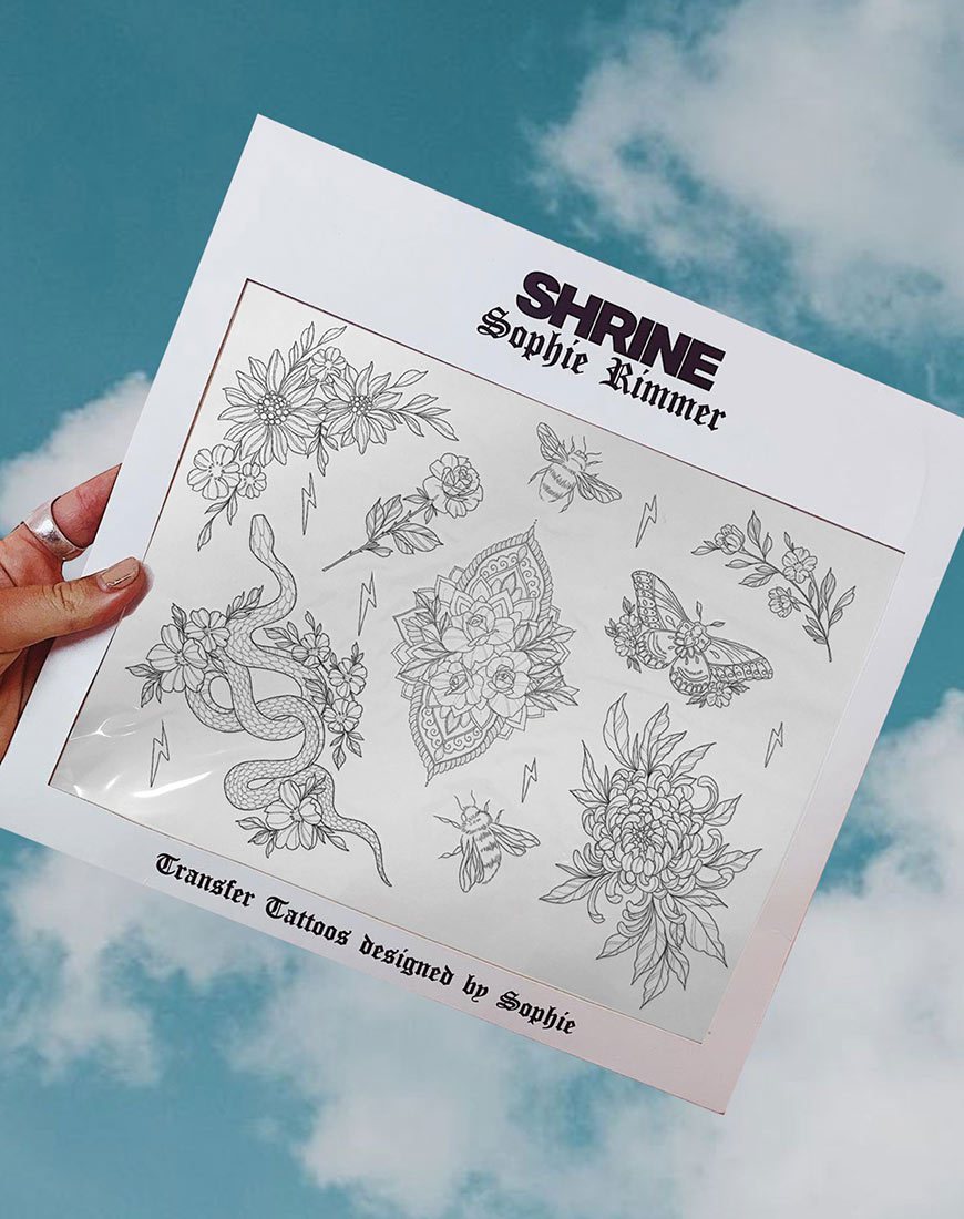Bild von Sophie Rimmer Blumen Tattoos von Gypsy Shrine