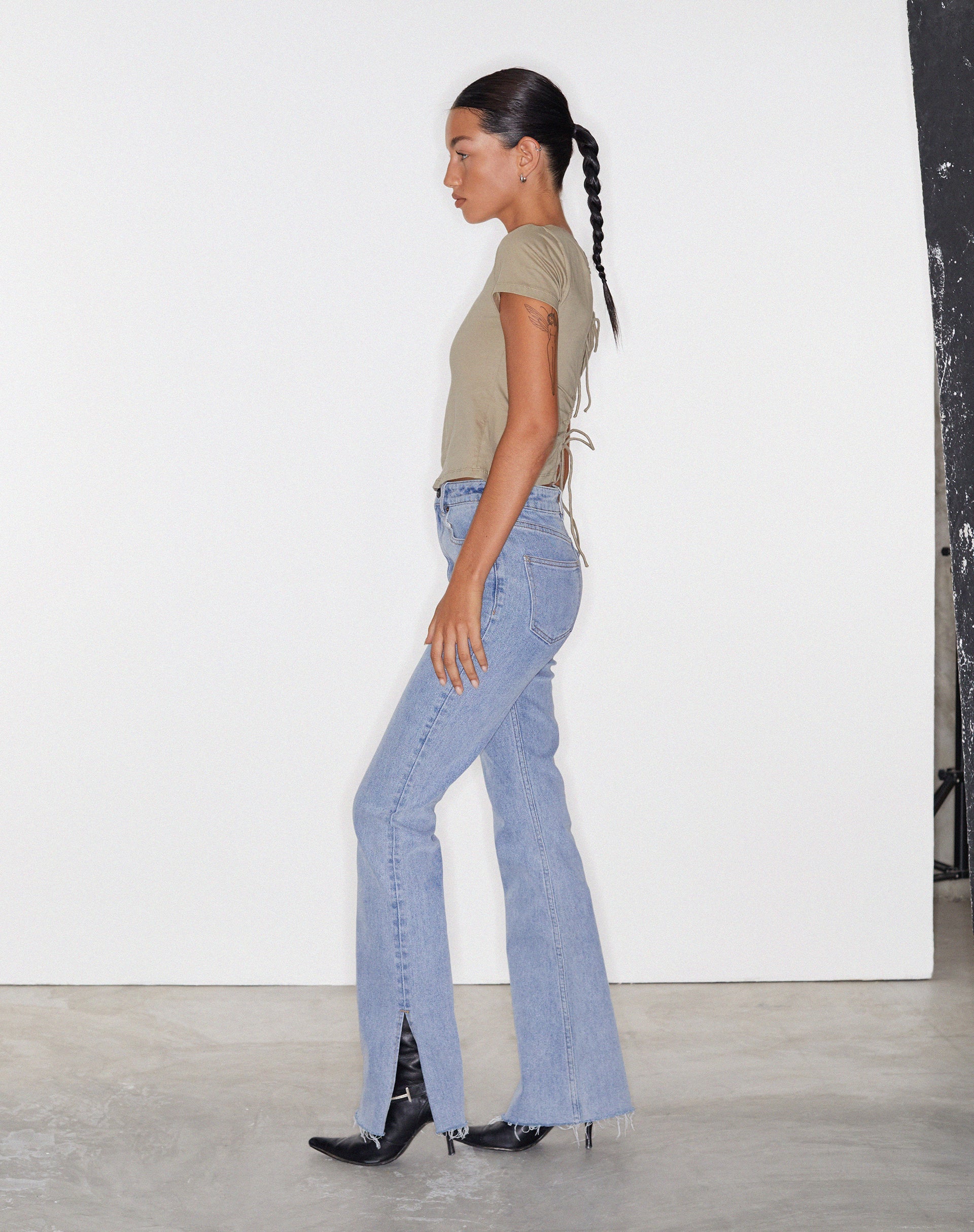 Bild von Split Bootleg Jean in Light Wash