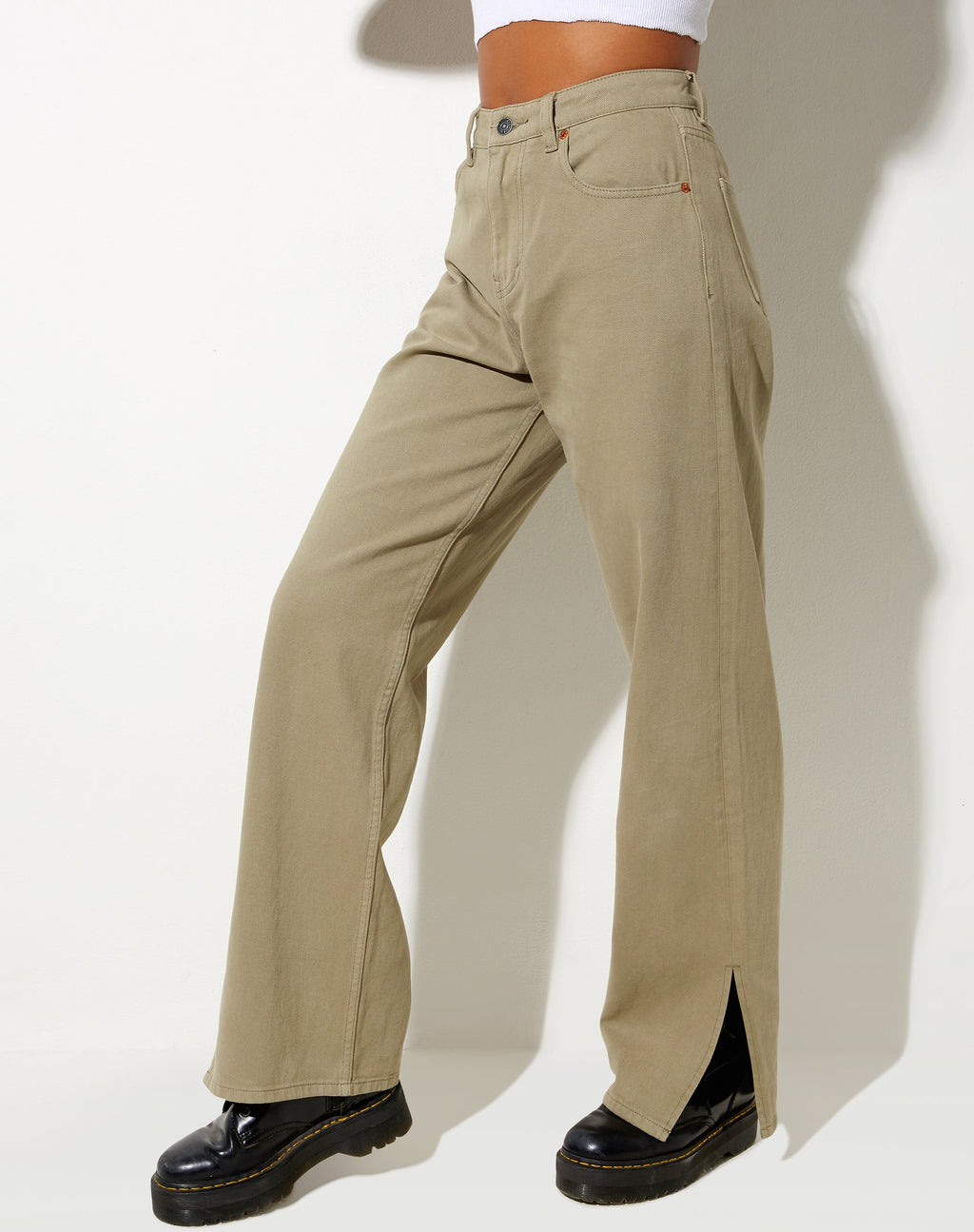 Parallel geteilte Jeans in London Fog