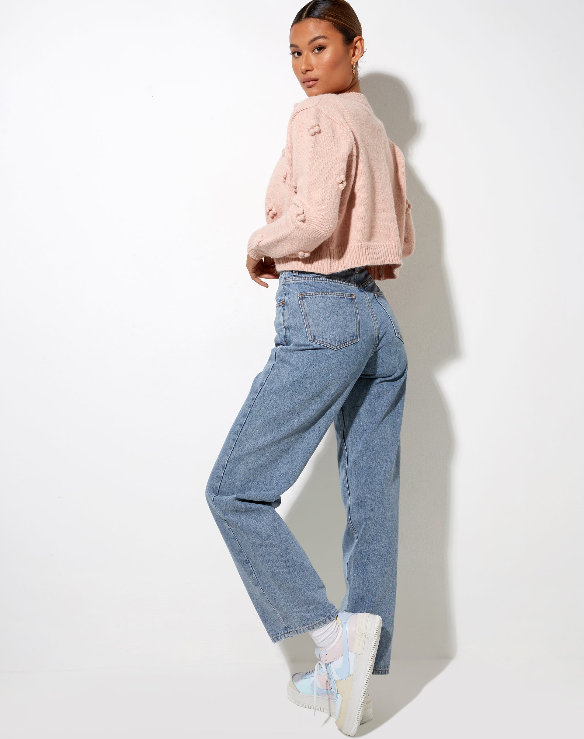 Bild von Stevy Cardi in zartem Rosa