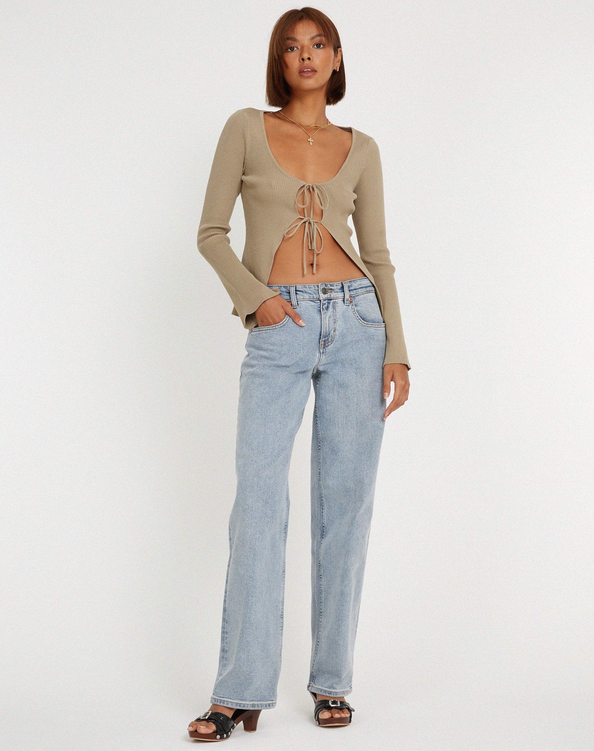Bild von Sujata Cardi in Stein