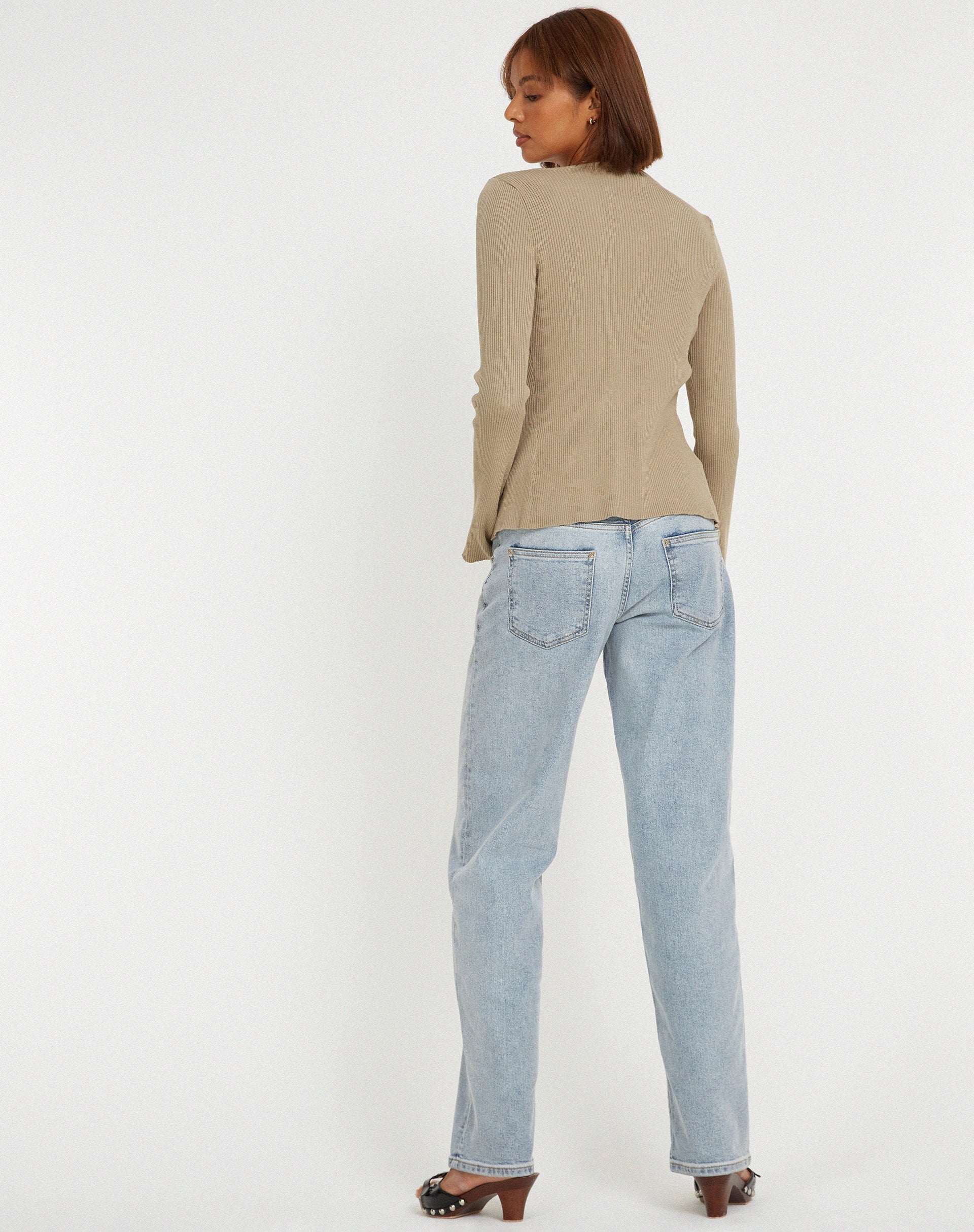 Bild von Sujata Cardi in Stein