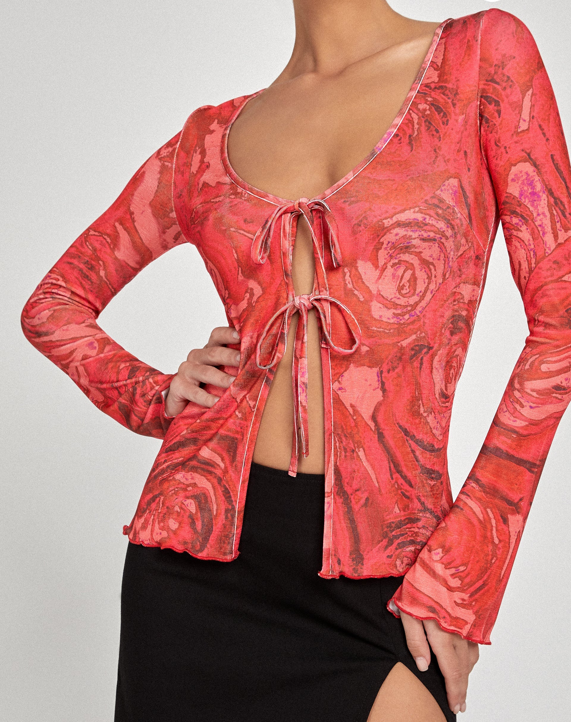 Sujata Cardi in Rosenblütenrot