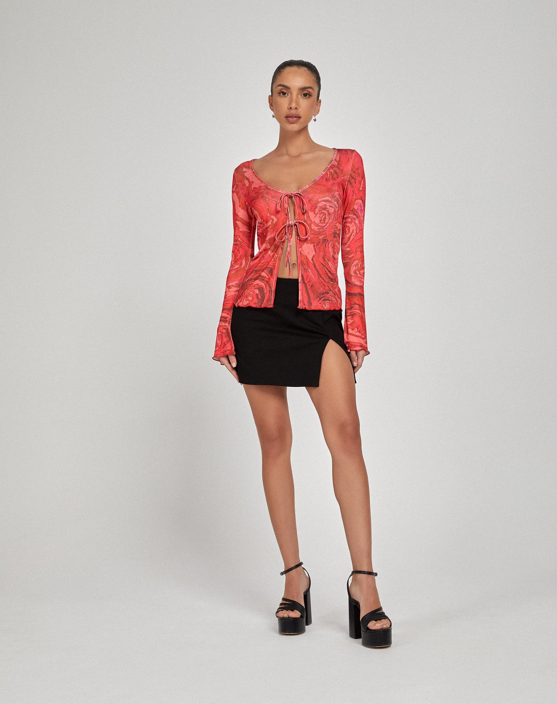 Sujata Cardi in Rosenblütenrot
