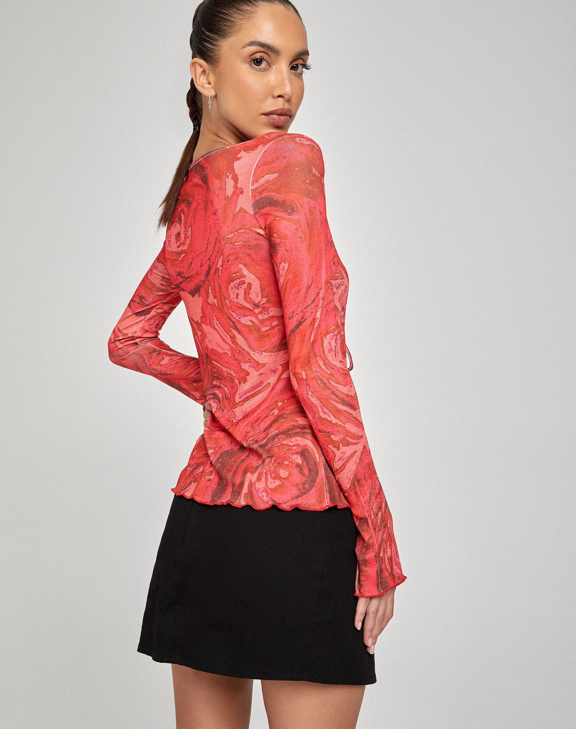 Sujata Cardi in Rosenblütenrot
