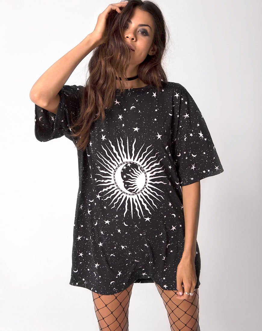 Sunny Kiss Oversized Tee in Schwarz Cosmos