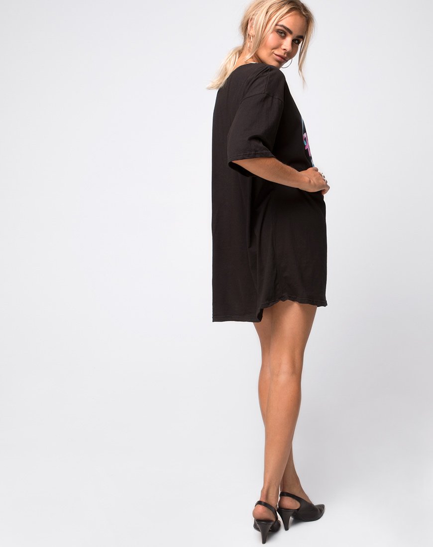 Bild von Sunny Kiss Tee in Schwarz Heart Breaker