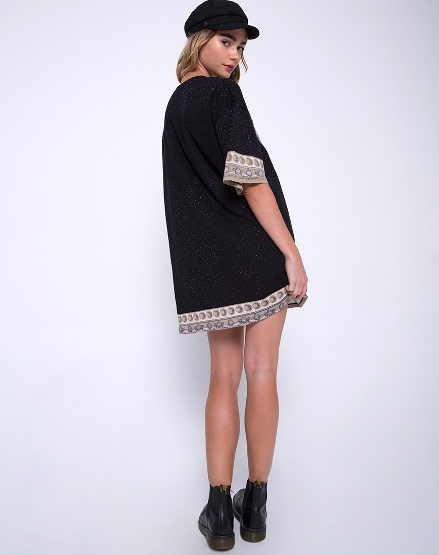 Bild von Sunny Kiss Oversize Tee in Eclipse Platzierung
