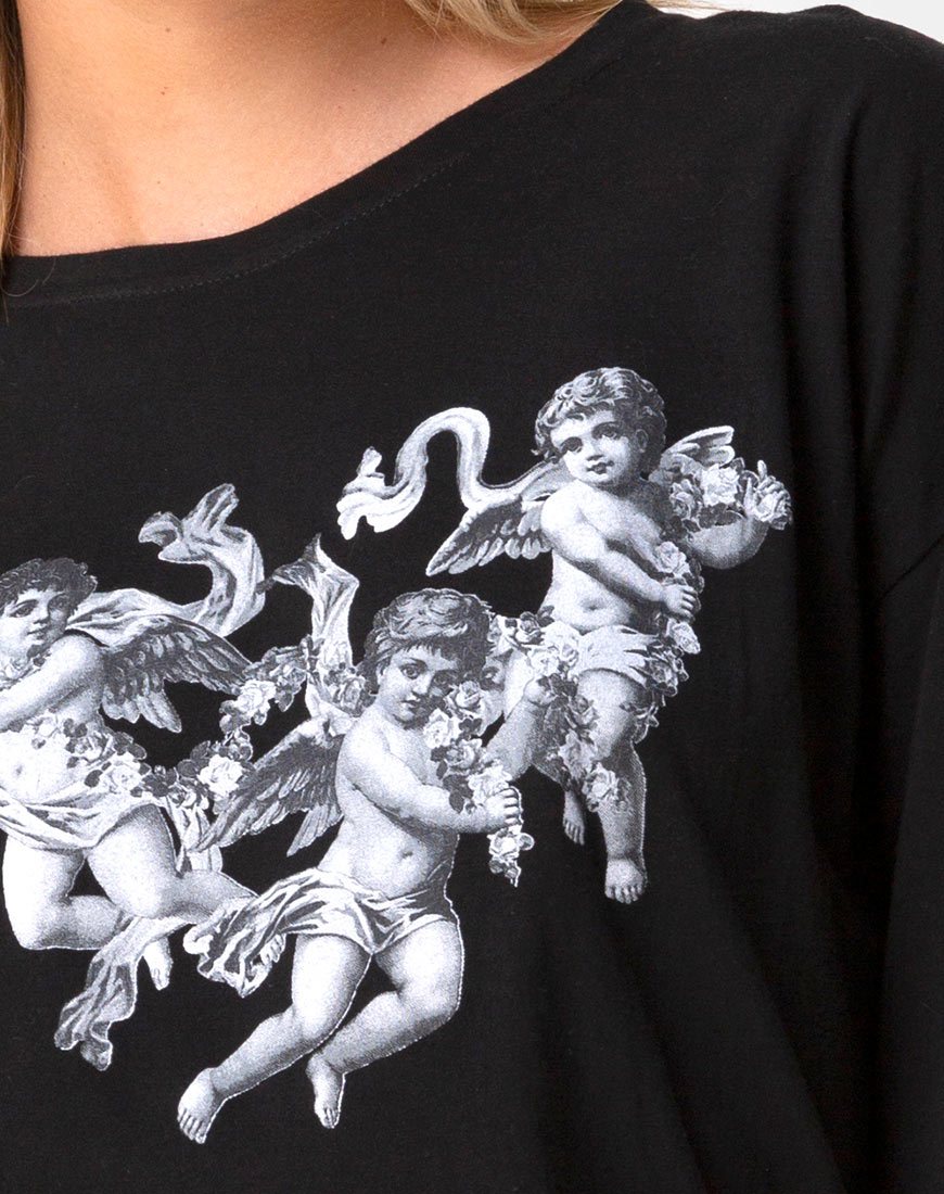 Bild von Sunny Kiss Tee in Schwarz mit Putte