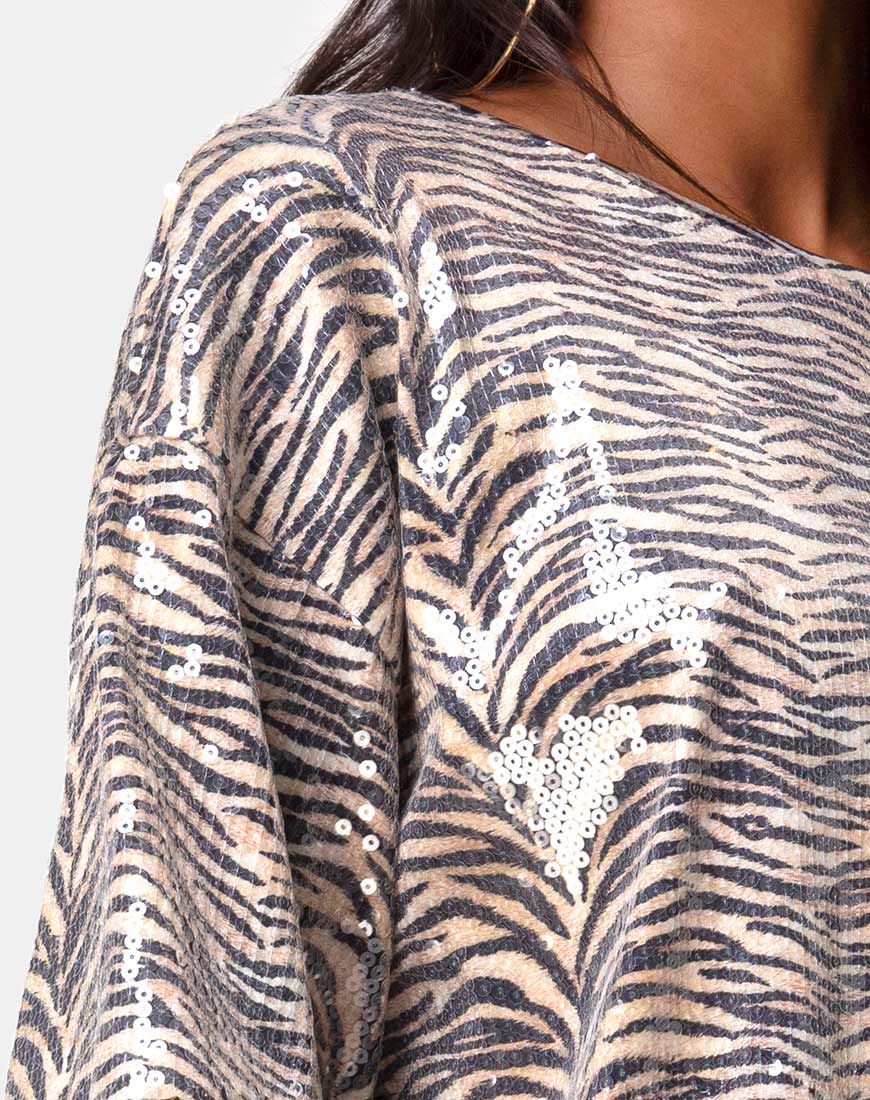 Bild von Sunny Kiss Oversize Tee in Tiger Clear Pailletten