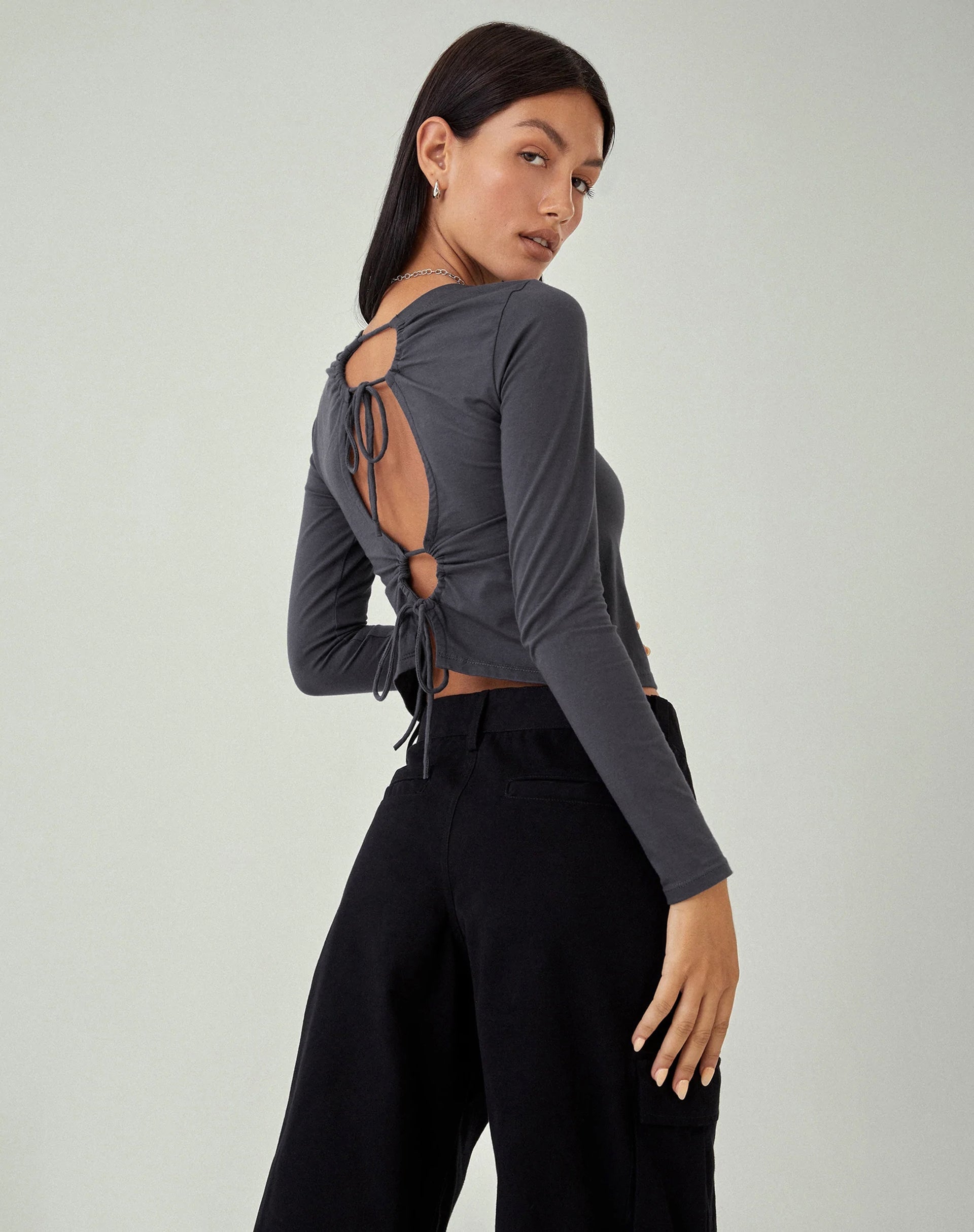 Bild von MOTEL X JACQUIE Suratmi Langarm Top in Ozean Sturm