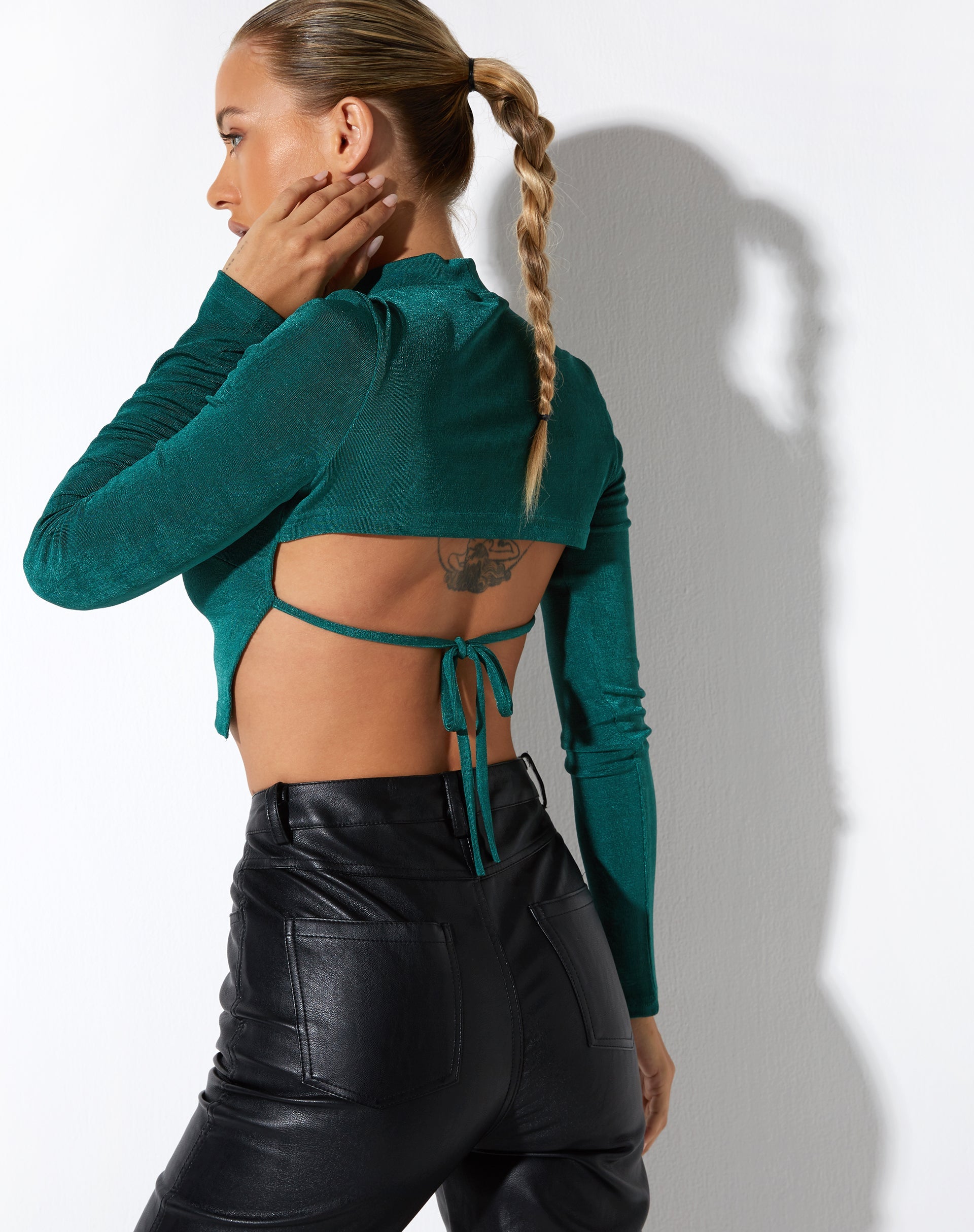 Bild von Tadita Crop Top aus Krepp waldgrün