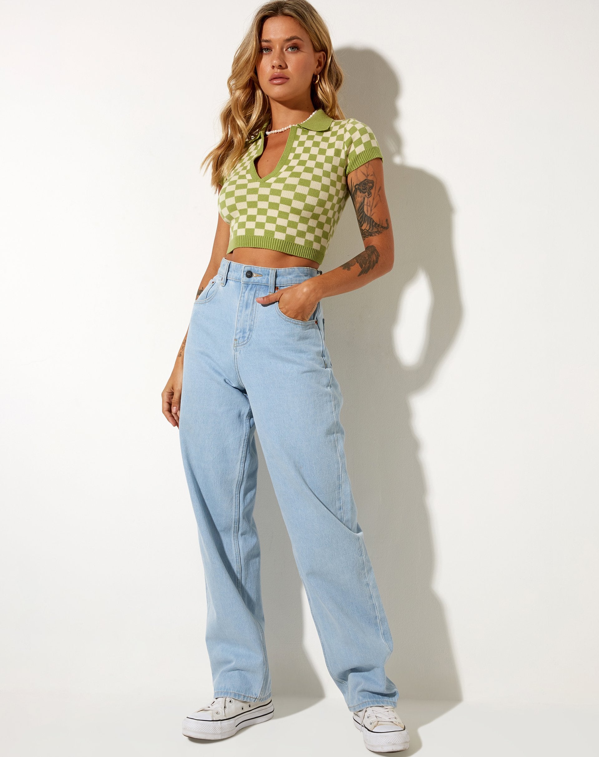 Image of Tamma Crop Top aus gehäkeltem Schachbrettmuster in Grün und Creme