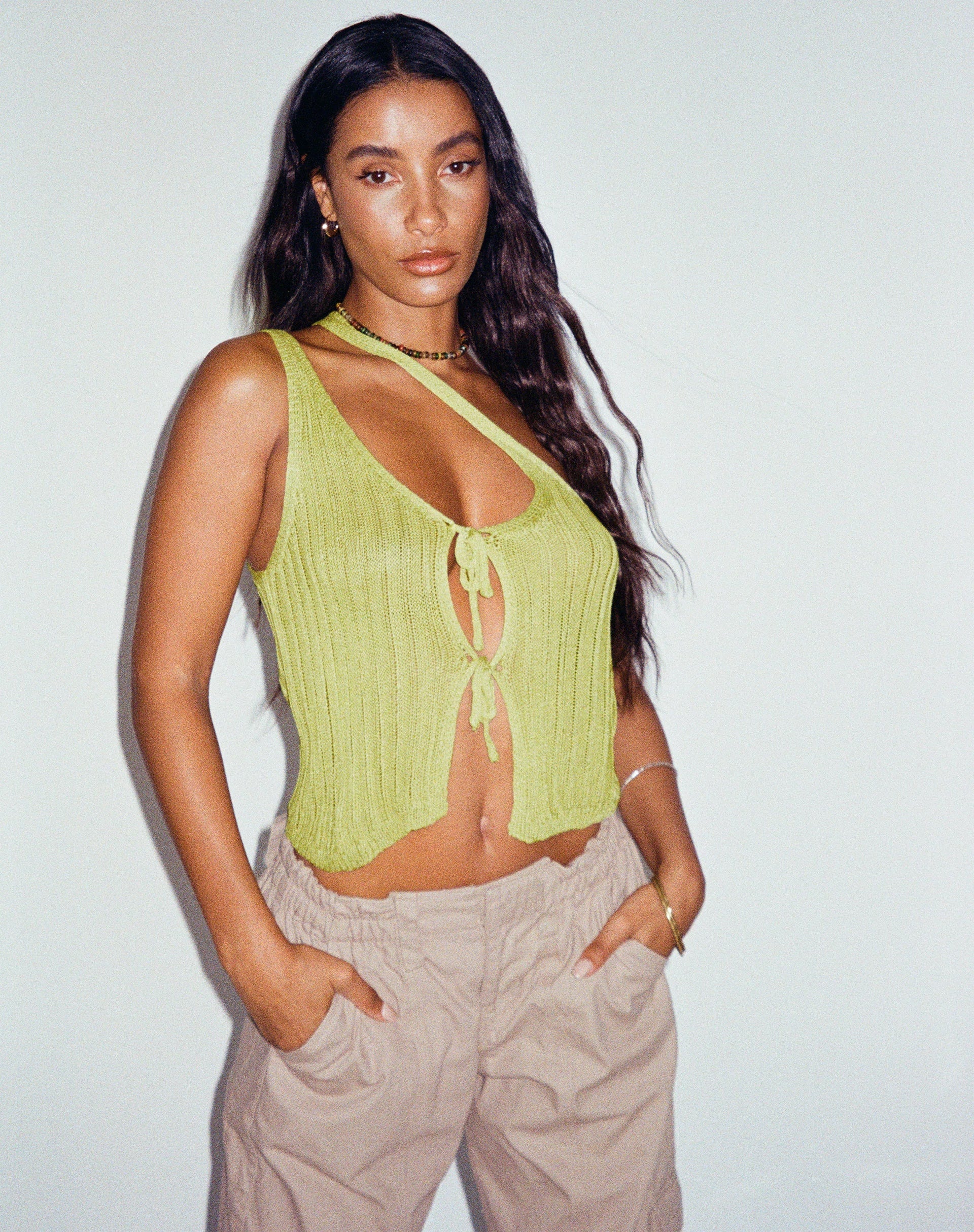 Abbildung von Tapa Cutout Top in Limette