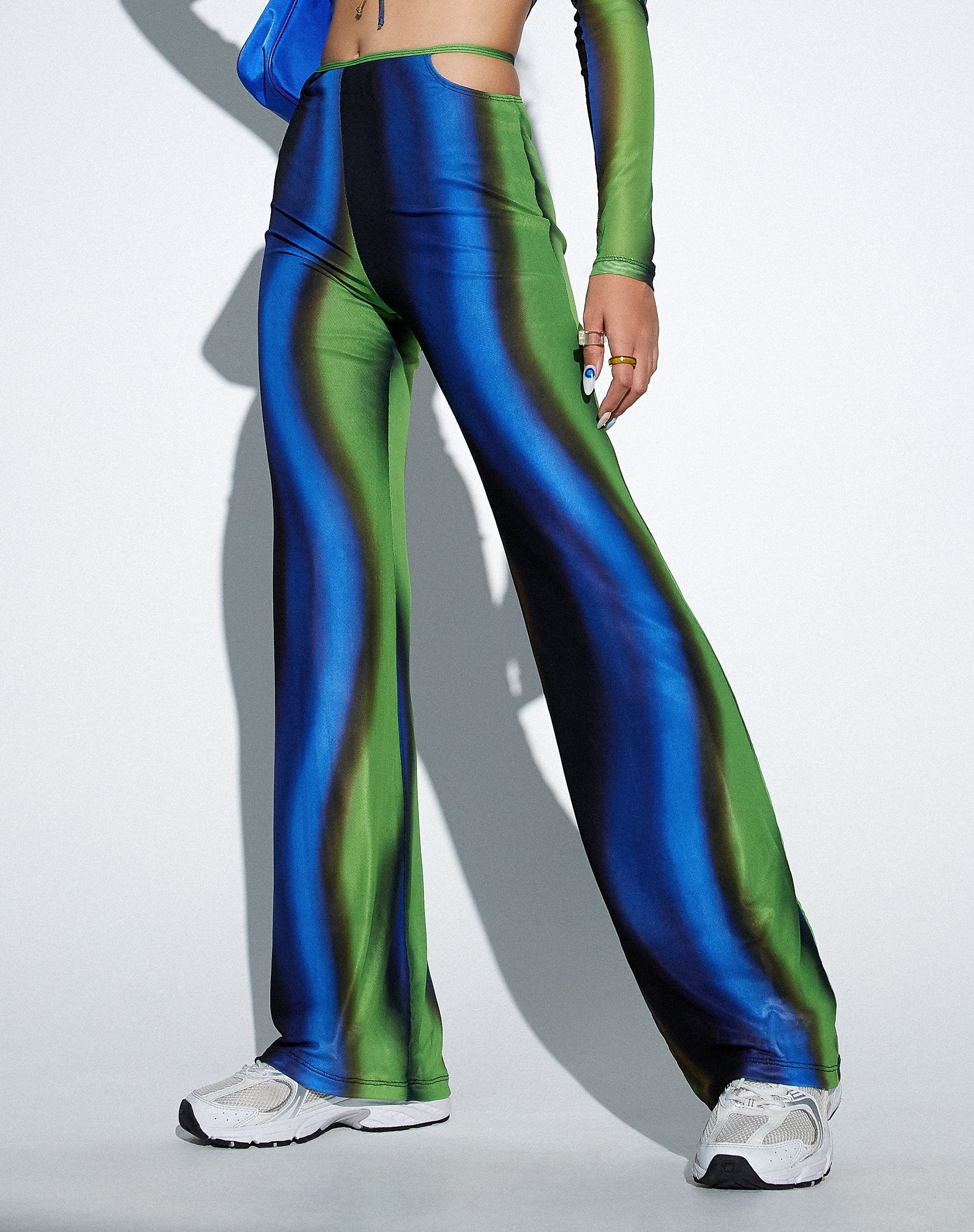 Bild von MOTEL X OLIVIA NEILL Mares Flare Hose in Solarized Grün und Blau