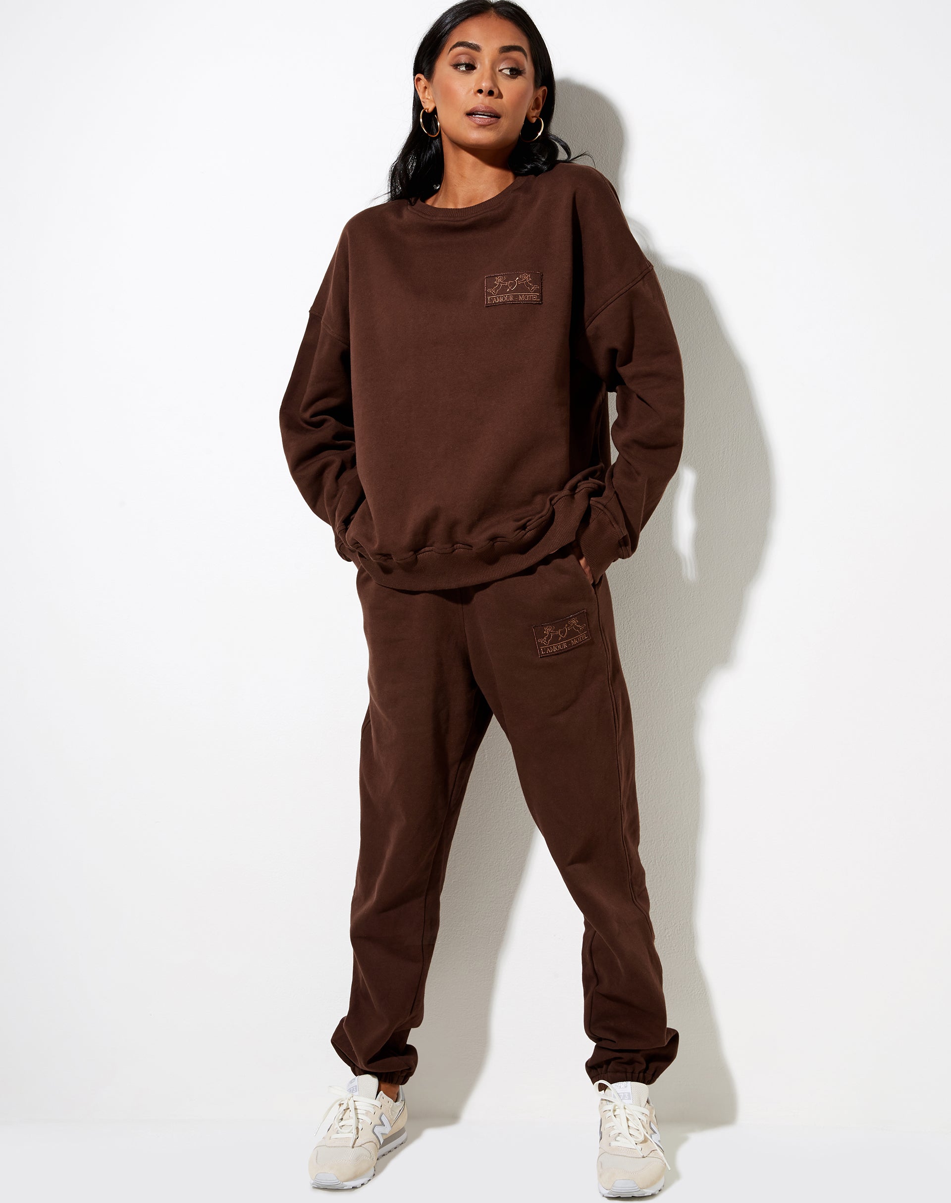 Image of Ted Sweatshirt in tiefem Mahagoni LAMour Cherub Label Embro
