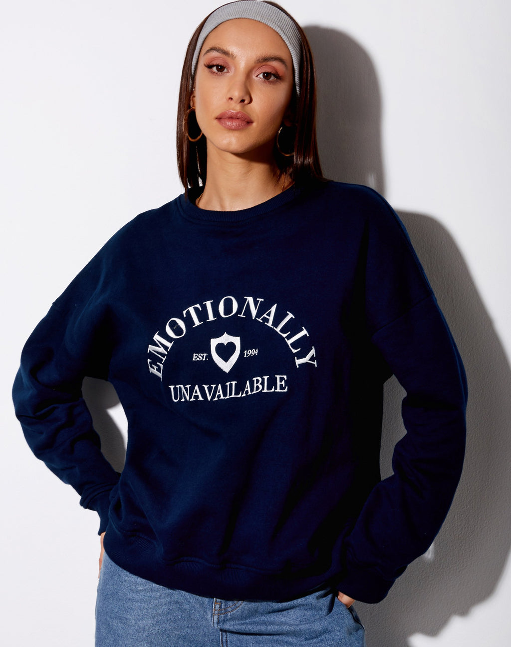 Ted Sweatshirt in Marineblau 'Emotionally Unavailable'