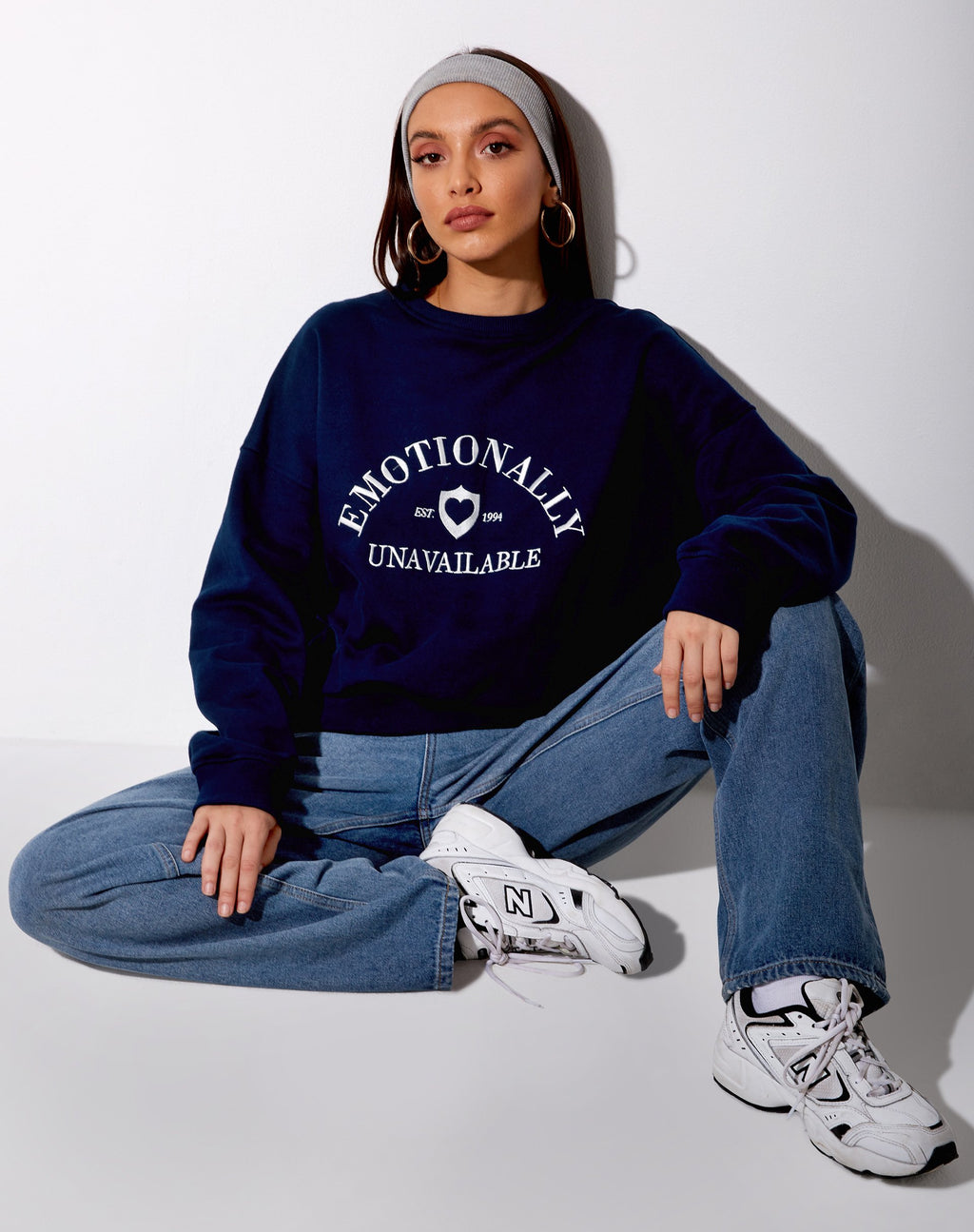 Ted Sweatshirt in Marineblau 'Emotionally Unavailable'