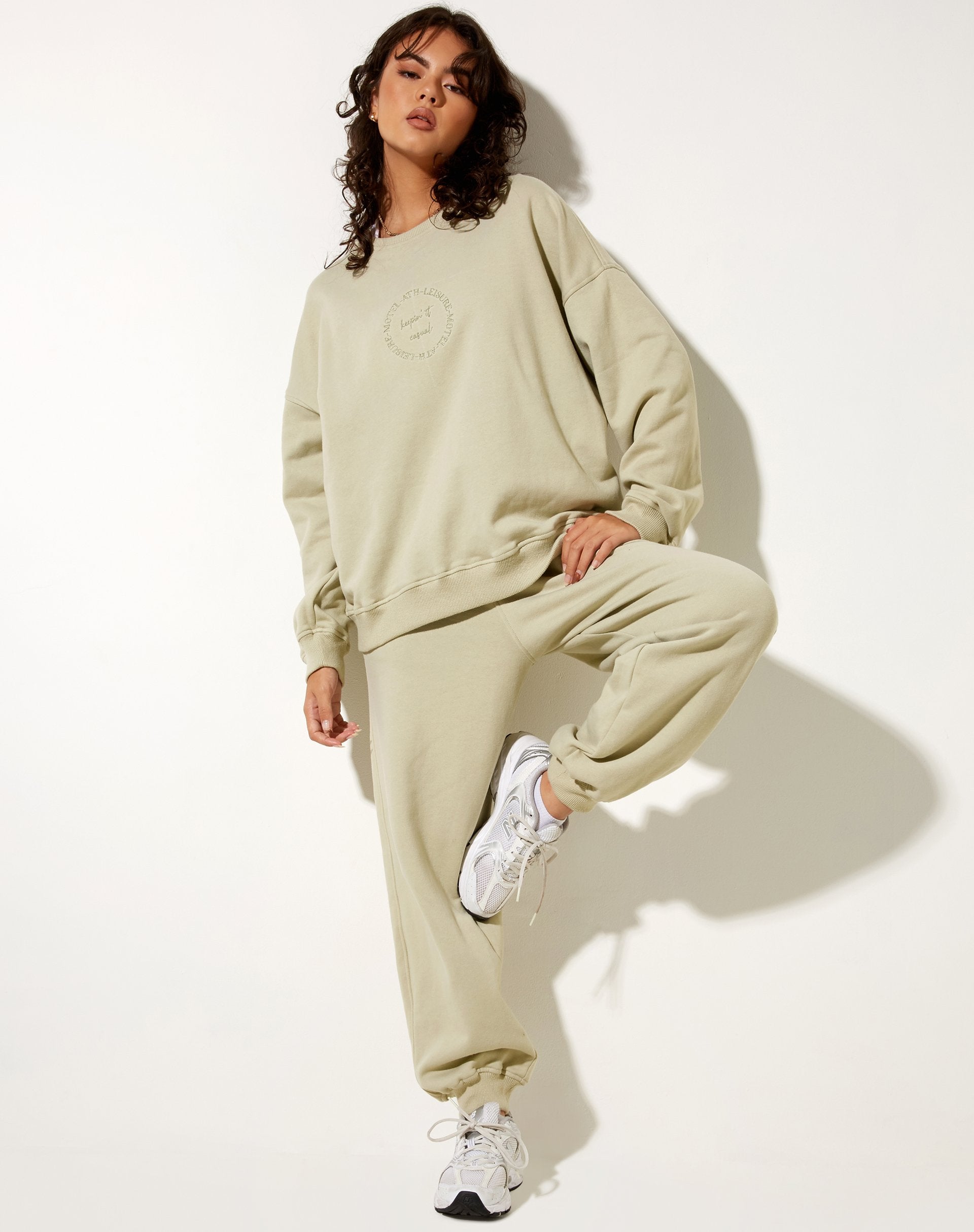 Image of Ted Sweatshirt in Pastellgrün Keepin It Casual