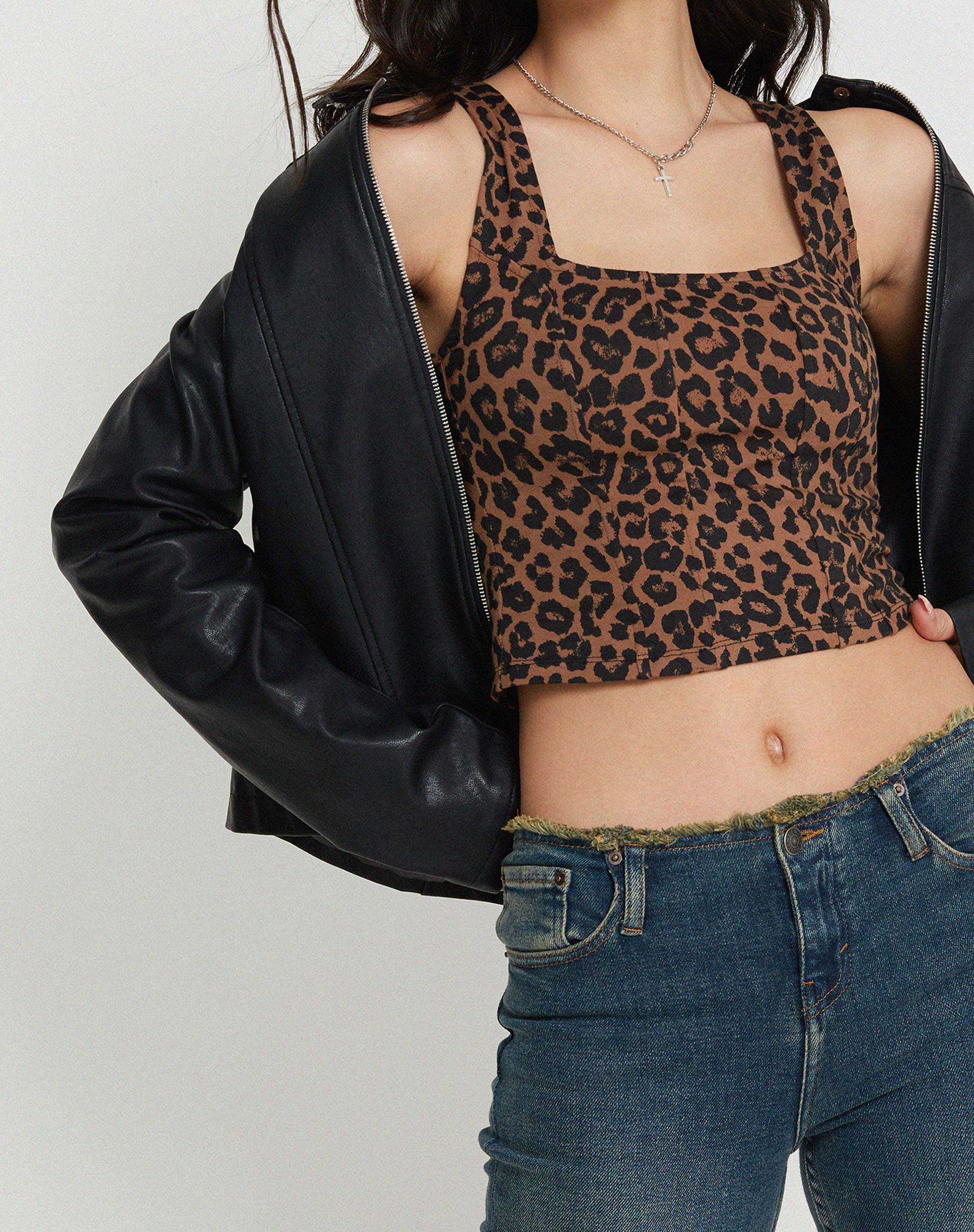Bild von Teisa Crop Top in Braun Leopard Daze