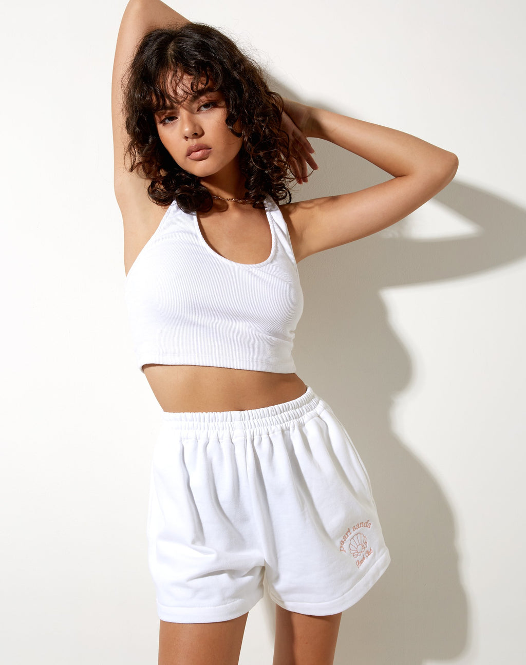 Frottee-Short in Weiß Perlsand Stickerei
