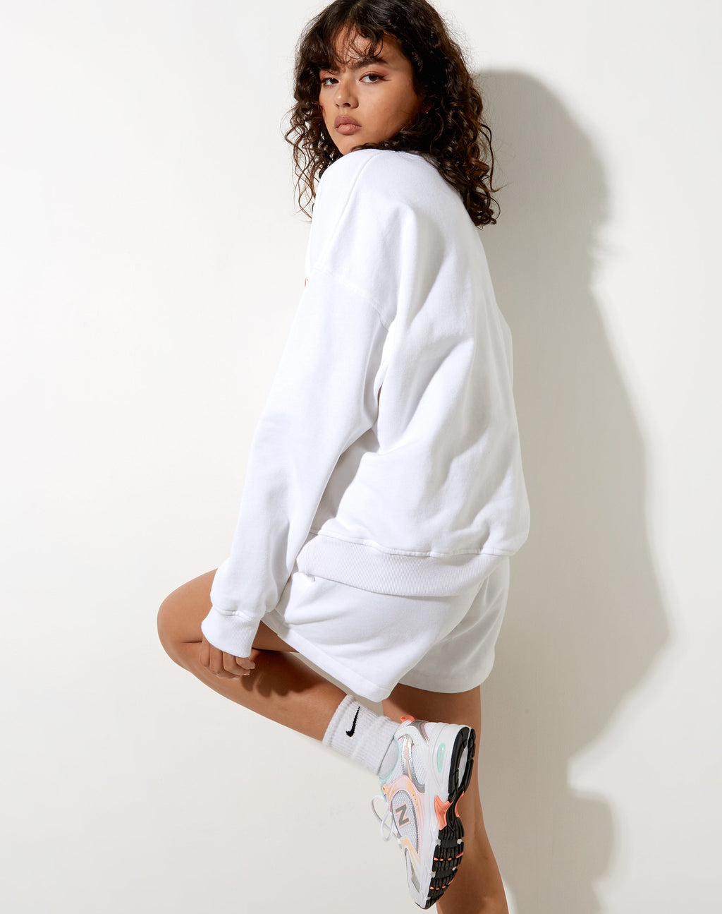 Ted Sweatshirt in Weiß Perlsand Stickerei
