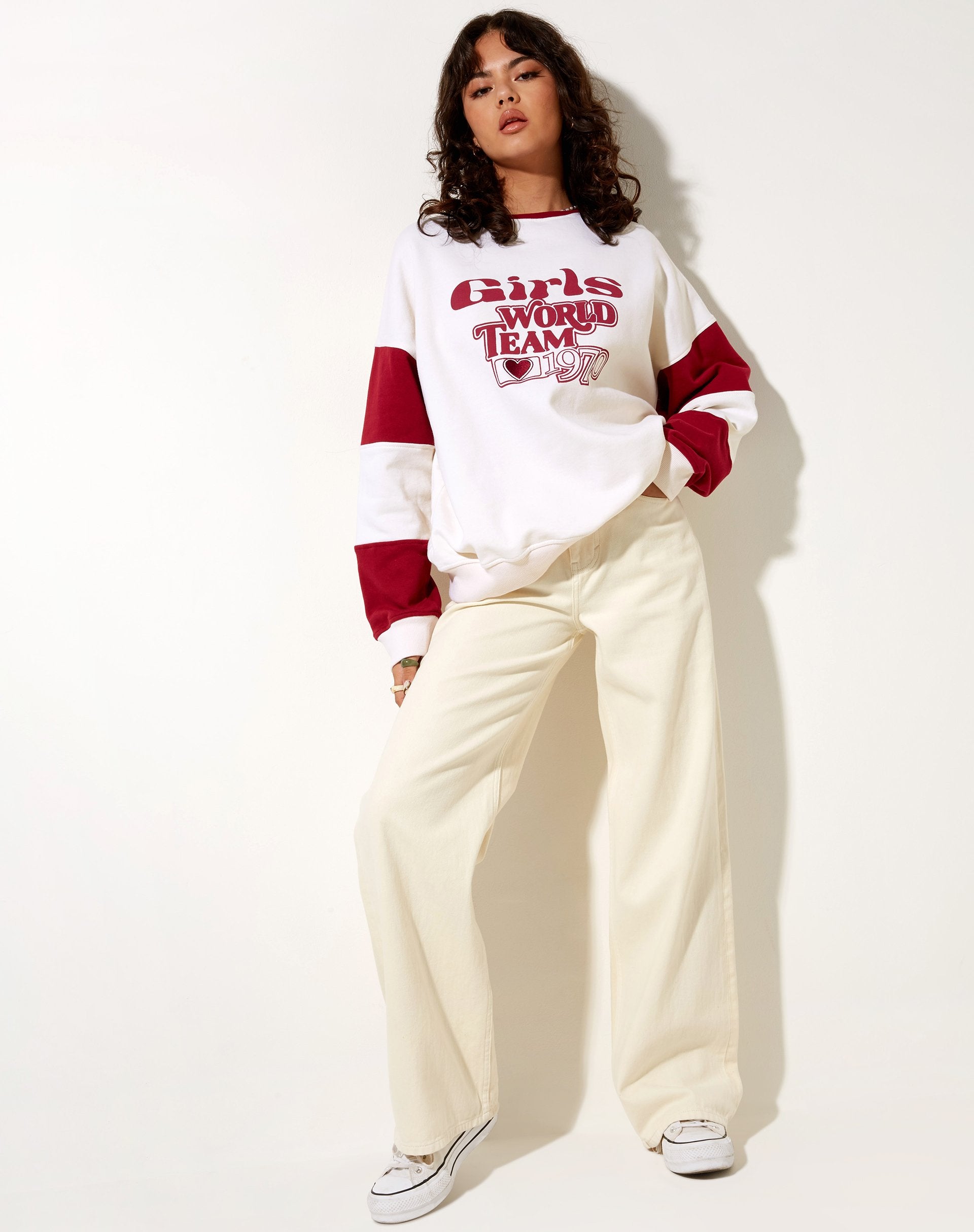 Bild von Tetty Sweatshirt in Elfenbein Rot Adrenalin Girls World Team