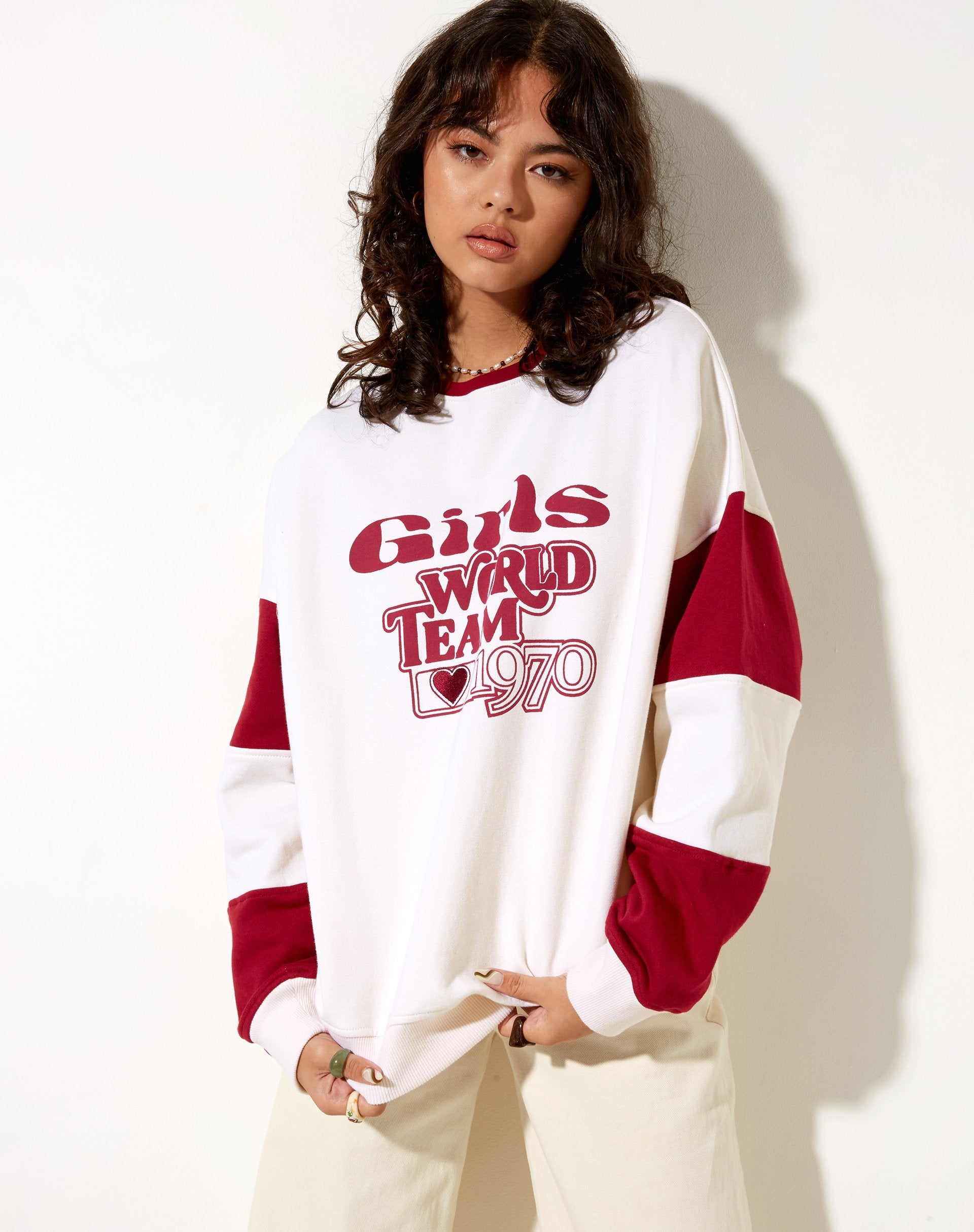 Bild von Tetty Sweatshirt in Elfenbein Rot Adrenalin Girls World Team