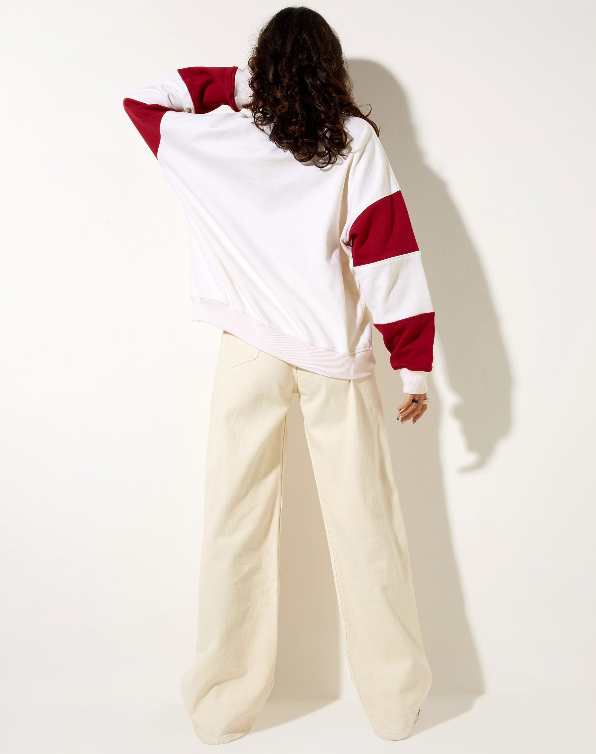 Bild von Tetty Sweatshirt in Elfenbein Rot Adrenalin Girls World Team